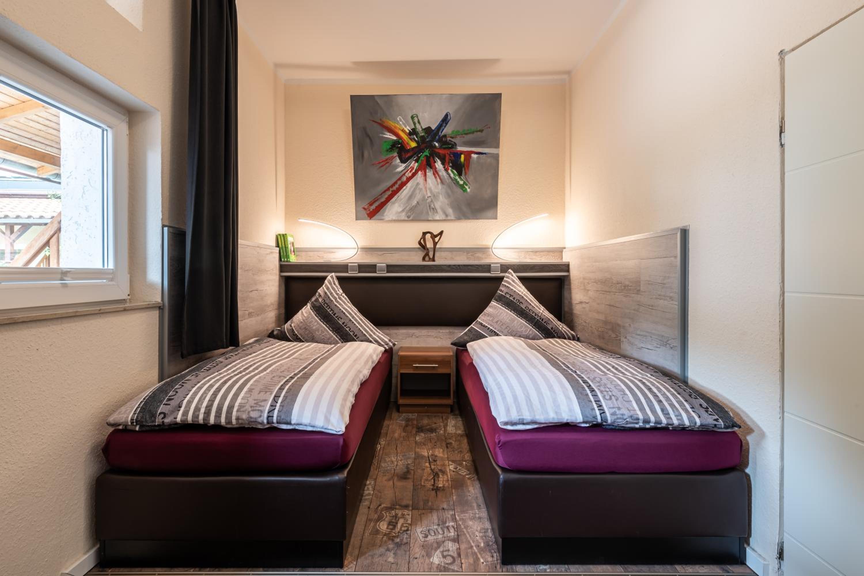 Twin Room - Photo 16
