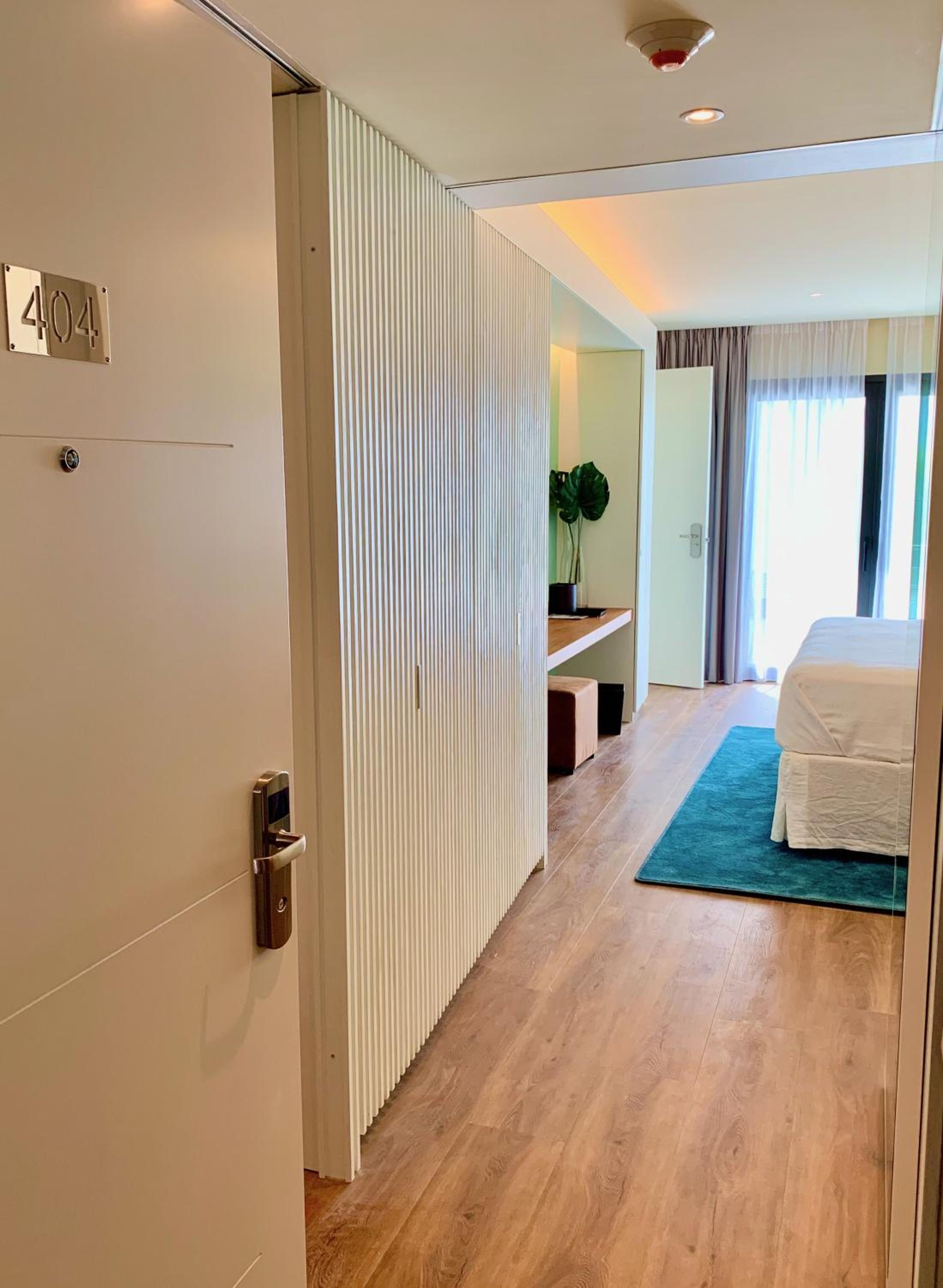 Executive Suite - City View - Photo 5