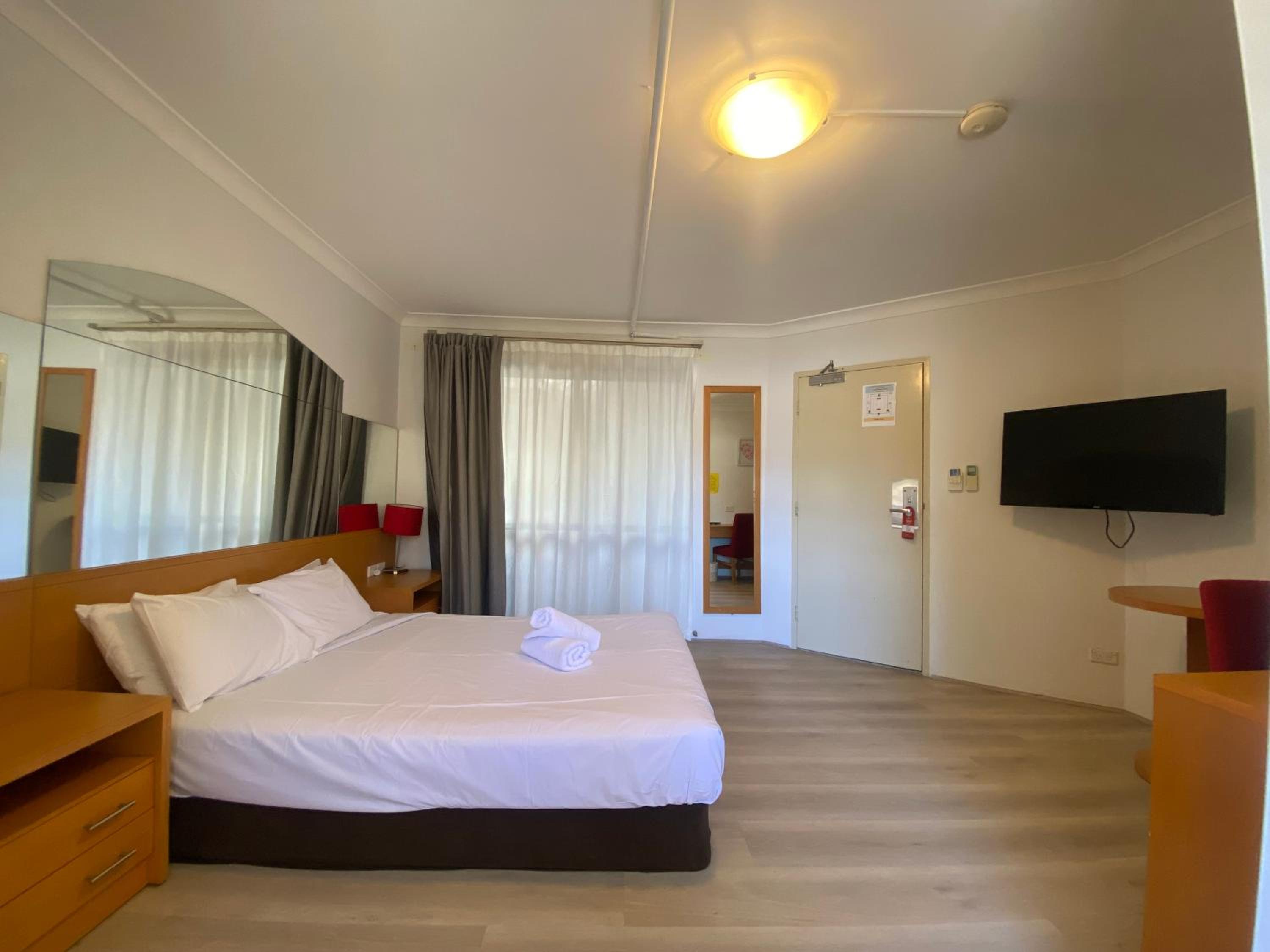Deluxe Queen Room