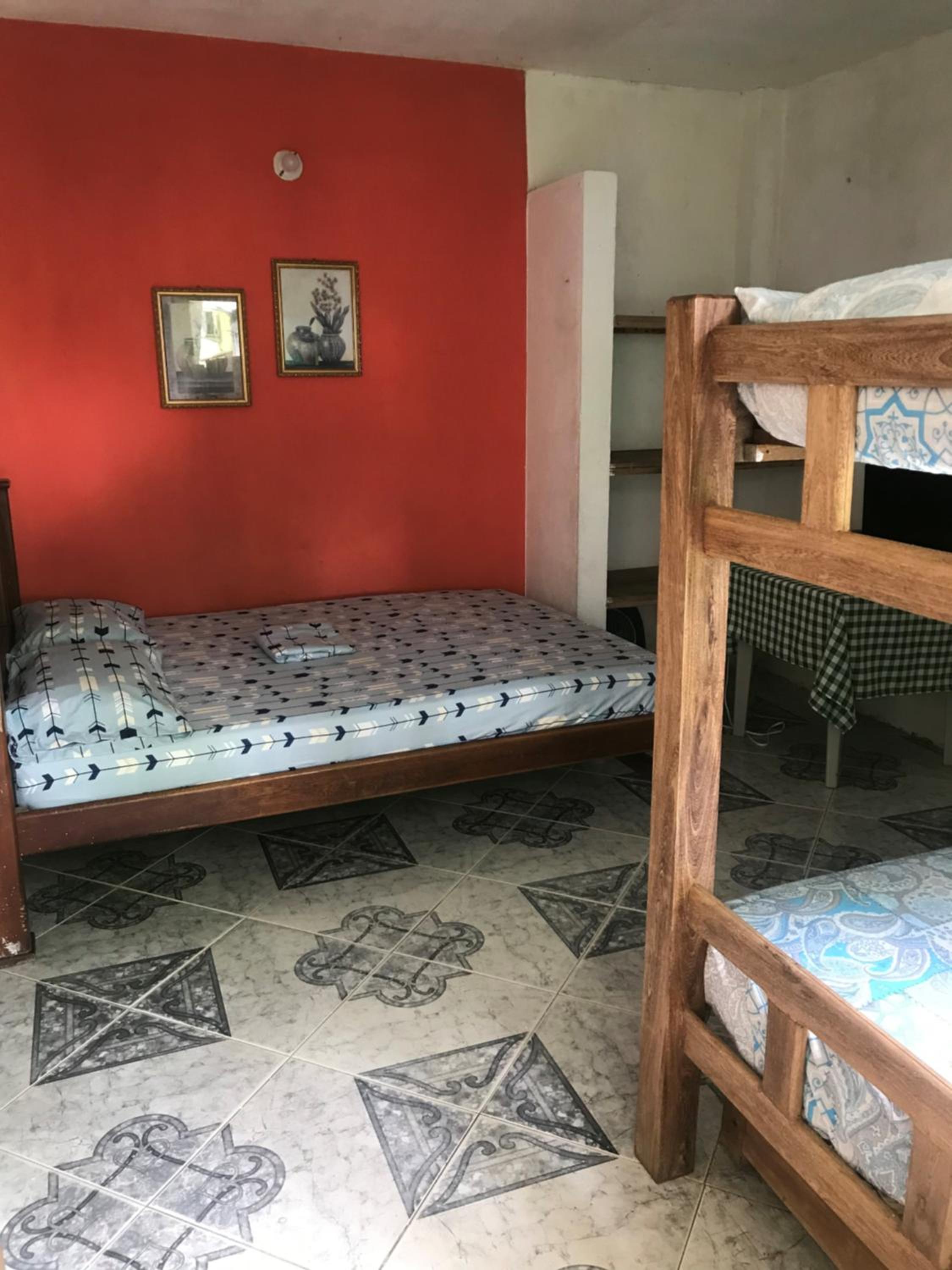 Quadruple Room with Private Bathroom photo 2