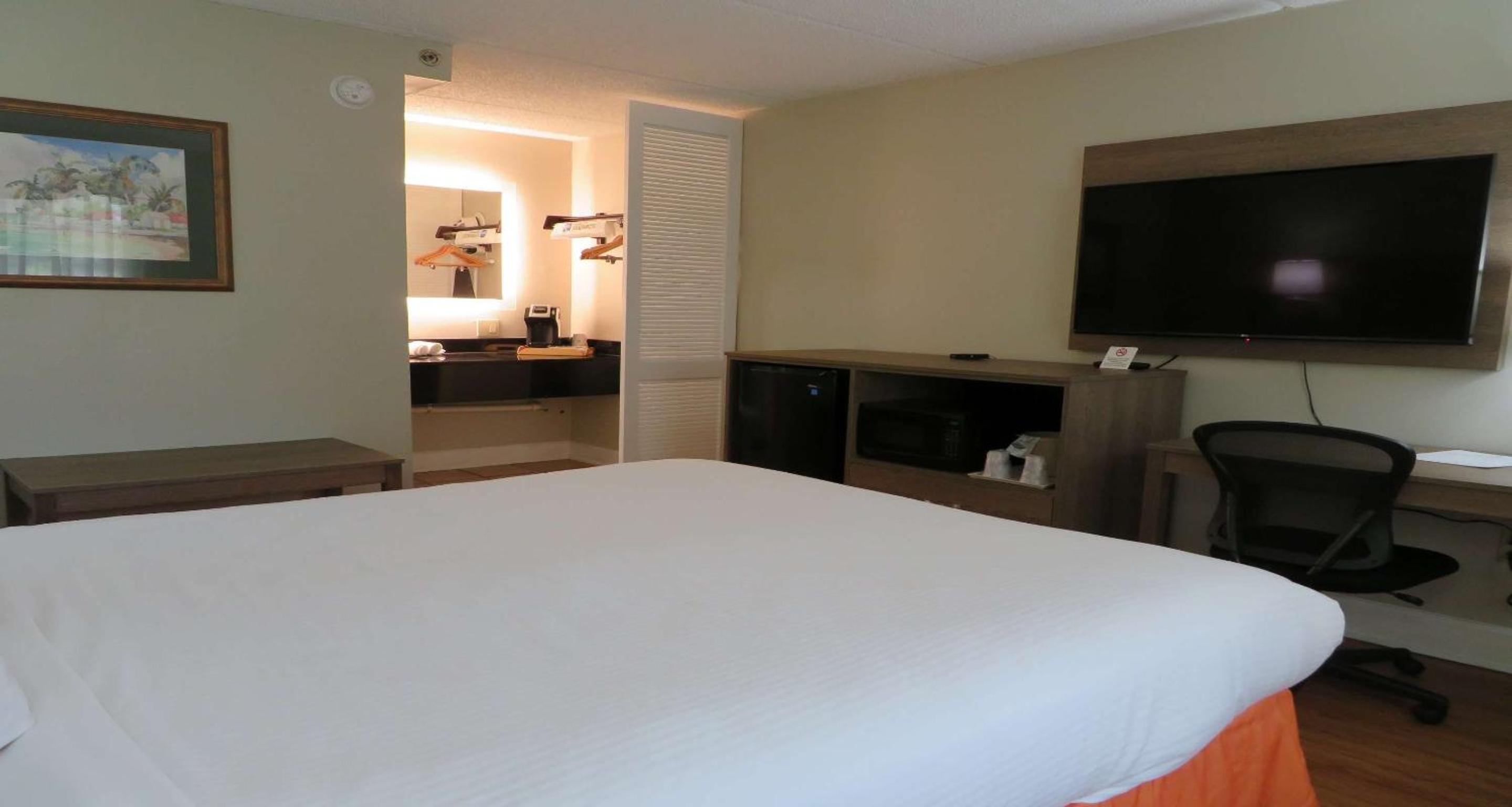 Queen Room - Photo 5