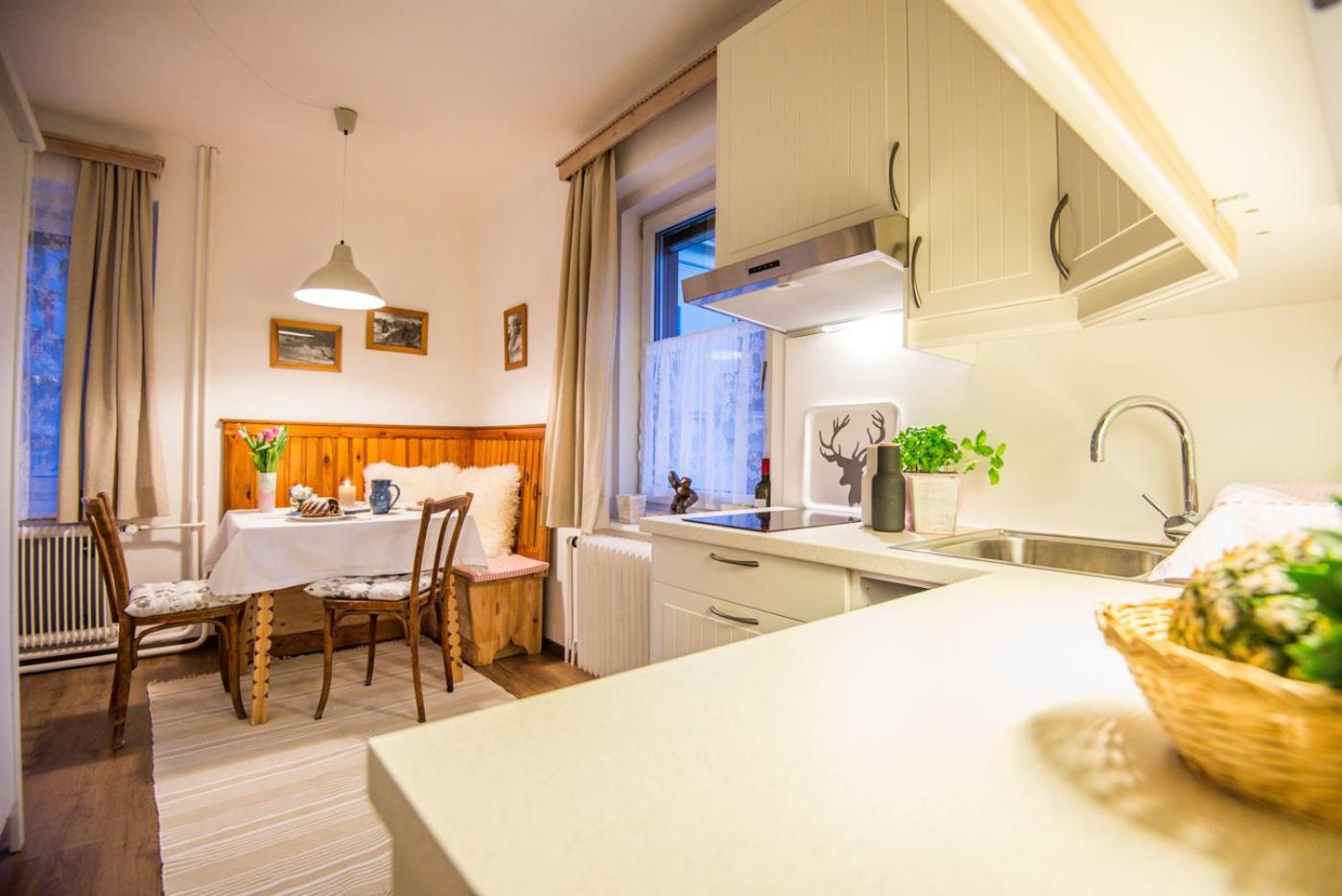 One-Bedroom Apartment with Balcony photo 3