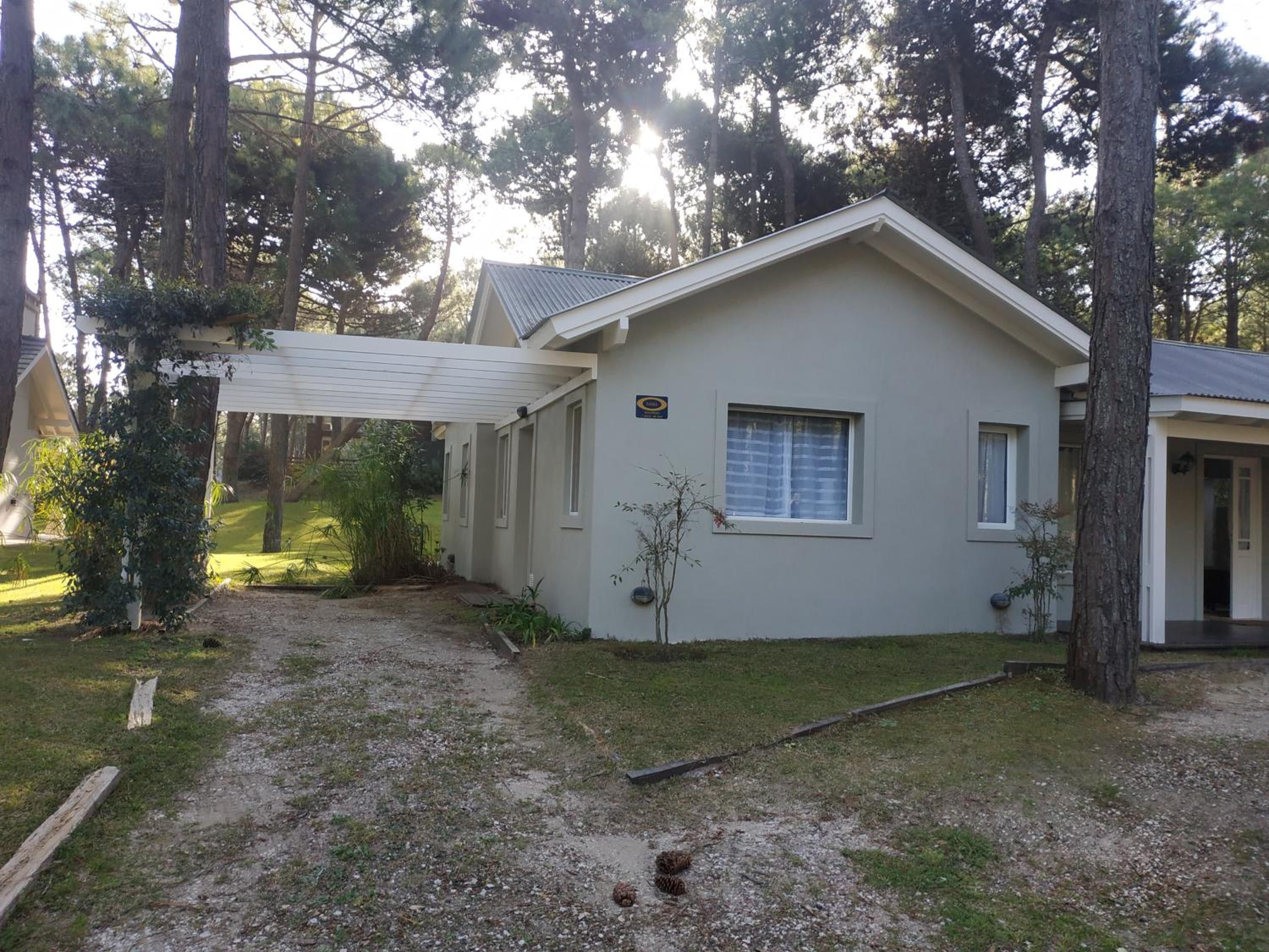 Three-Bedroom House photo 2