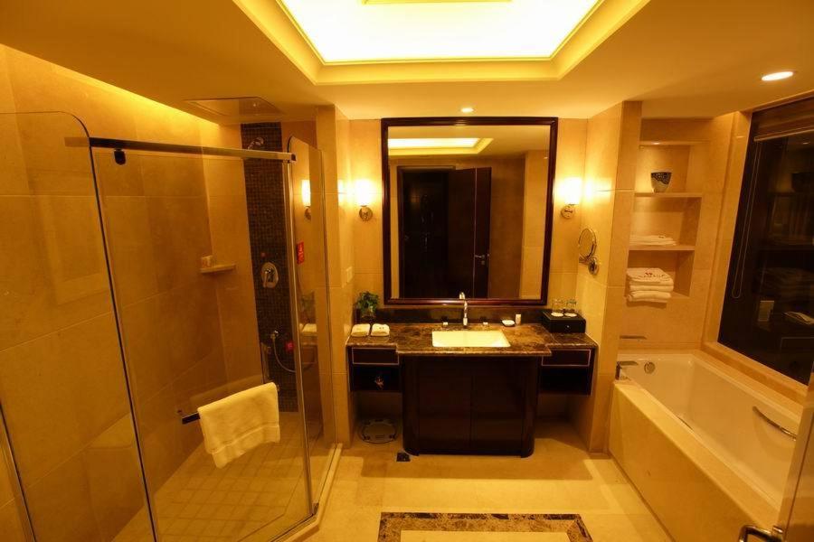 Deluxe King Room photo 2