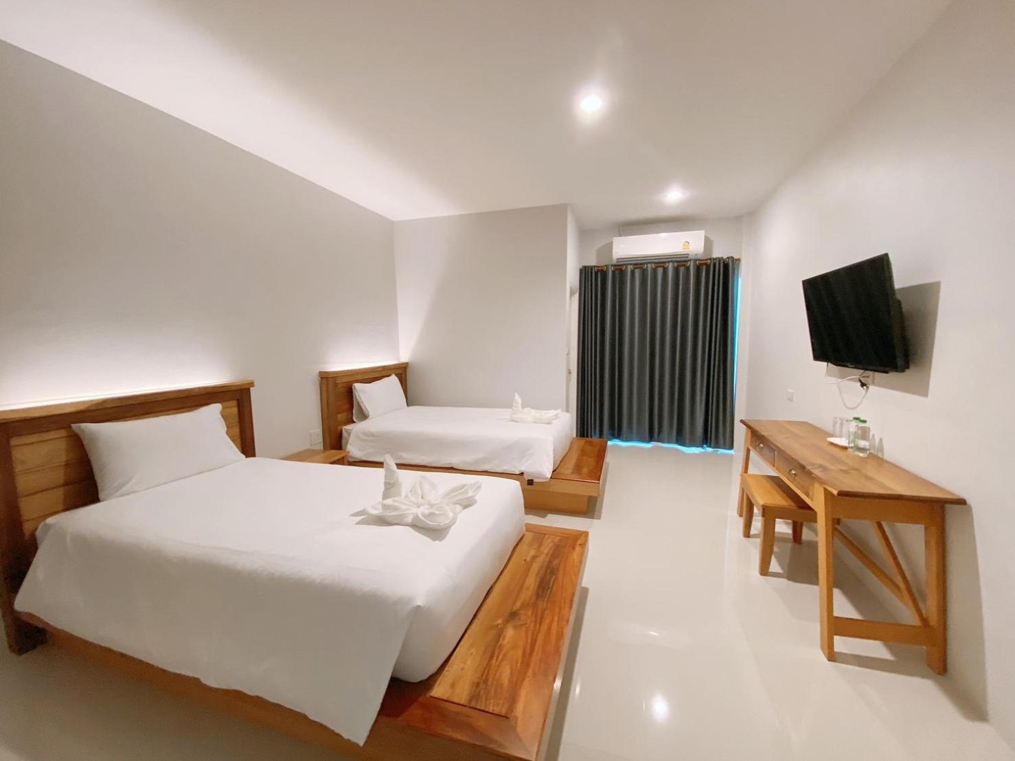 Twin Room - Photo 9