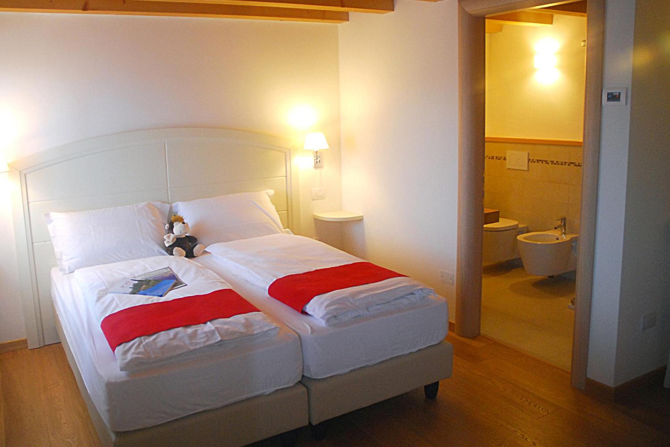 Standard Double or Twin Room photo 3