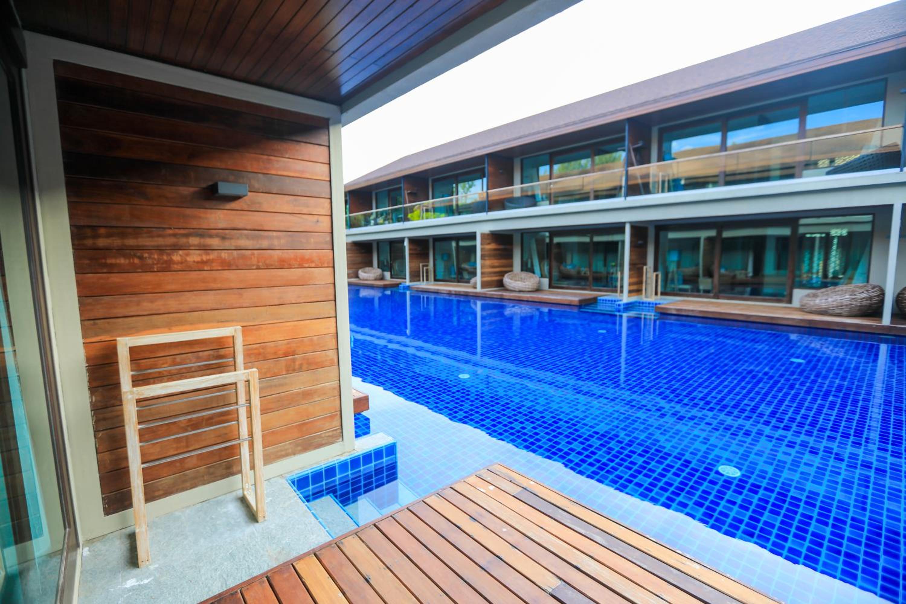 Deluxe Pool Access Double Room photo 2