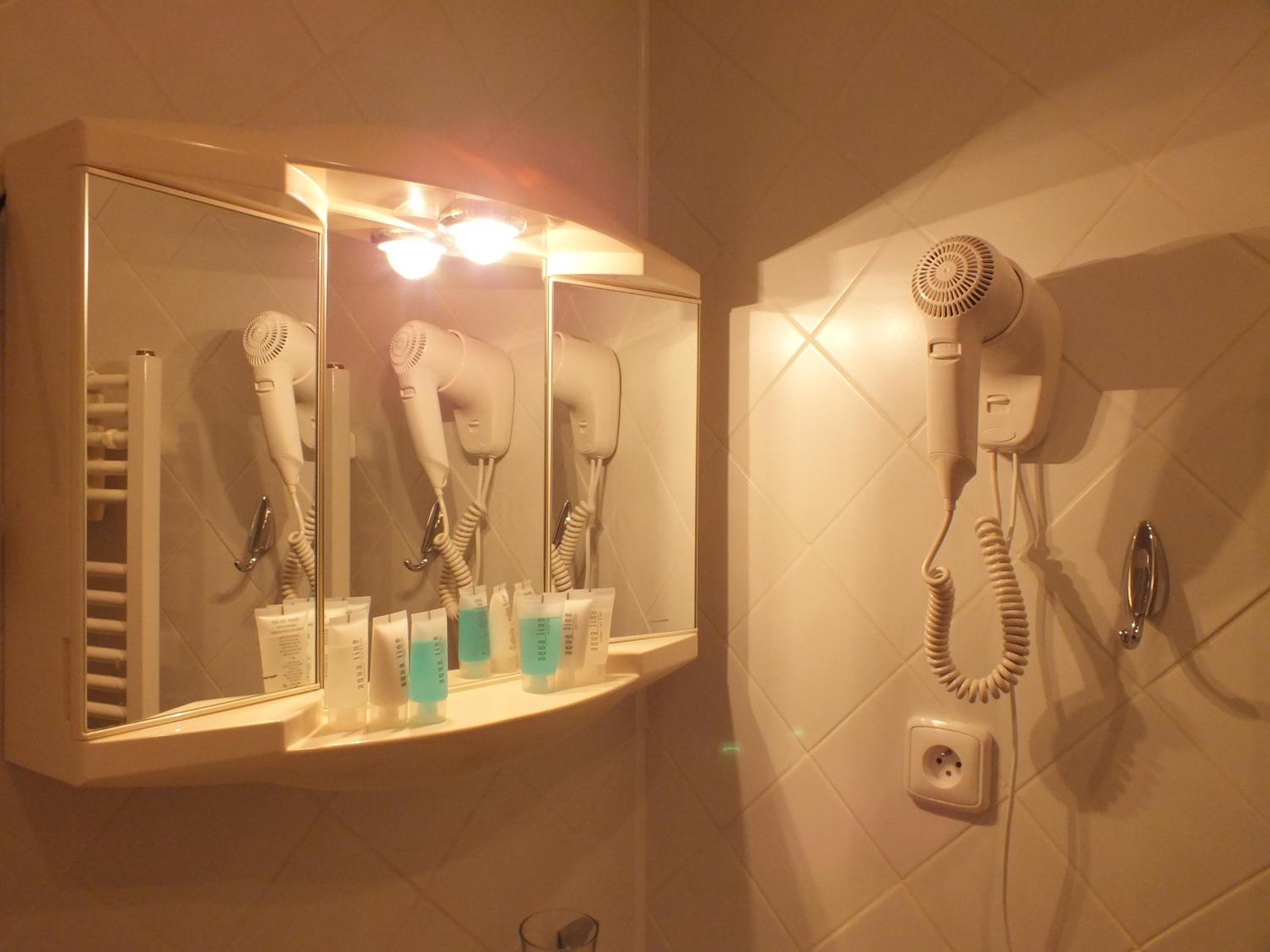 Deluxe Triple Room photo 2