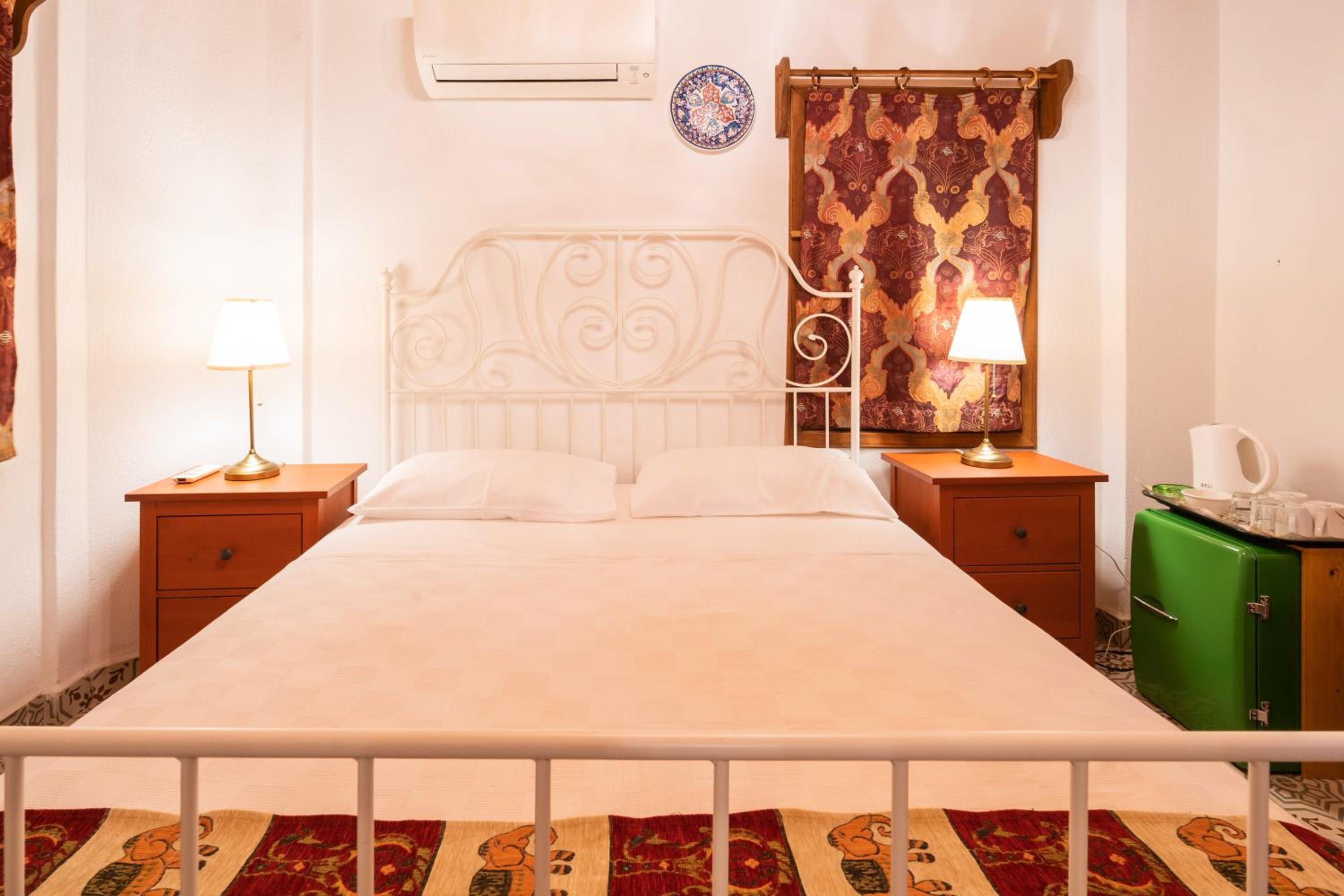 Deluxe Double Room with Balcony photo 3
