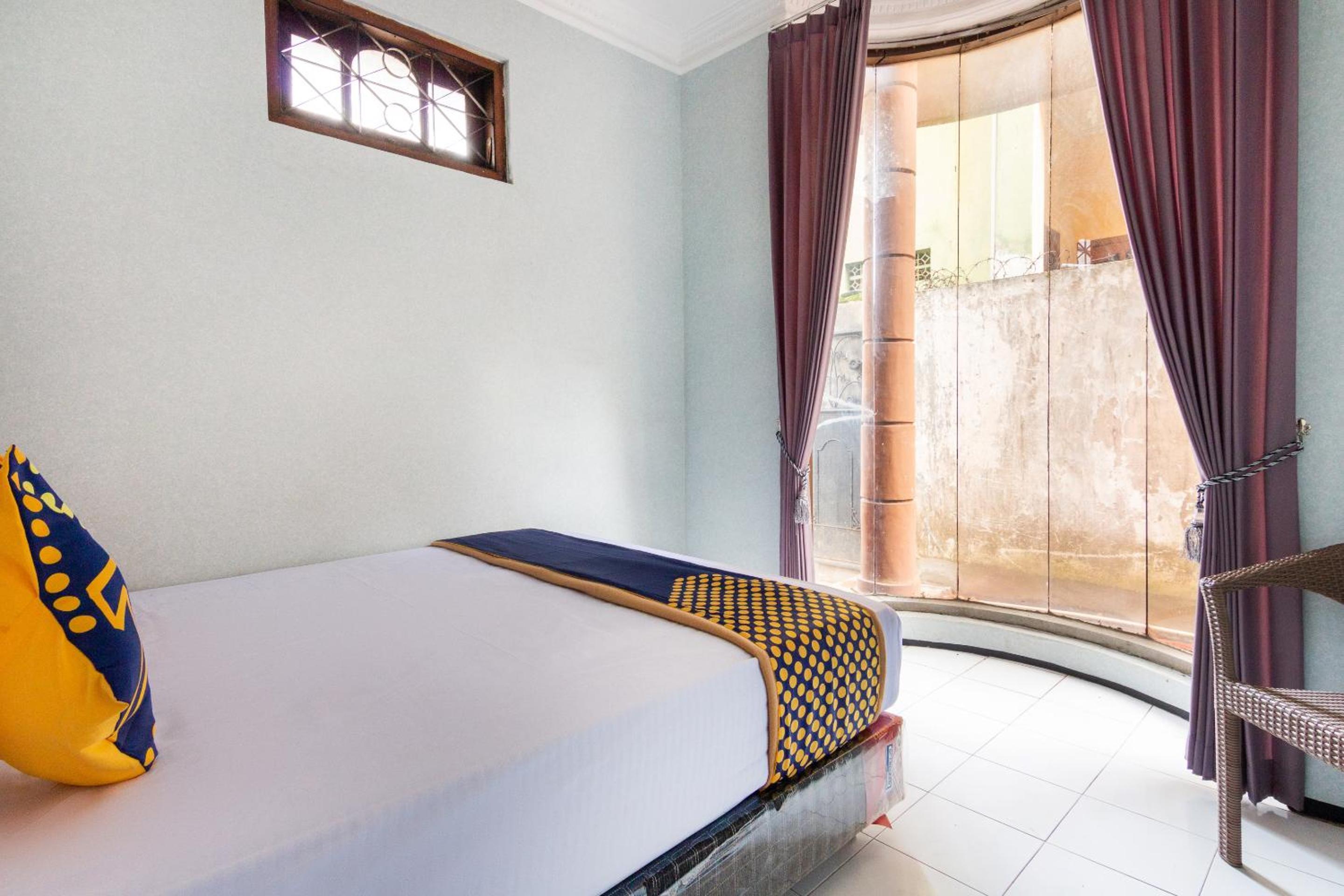 Economy Double Room - Photo 4