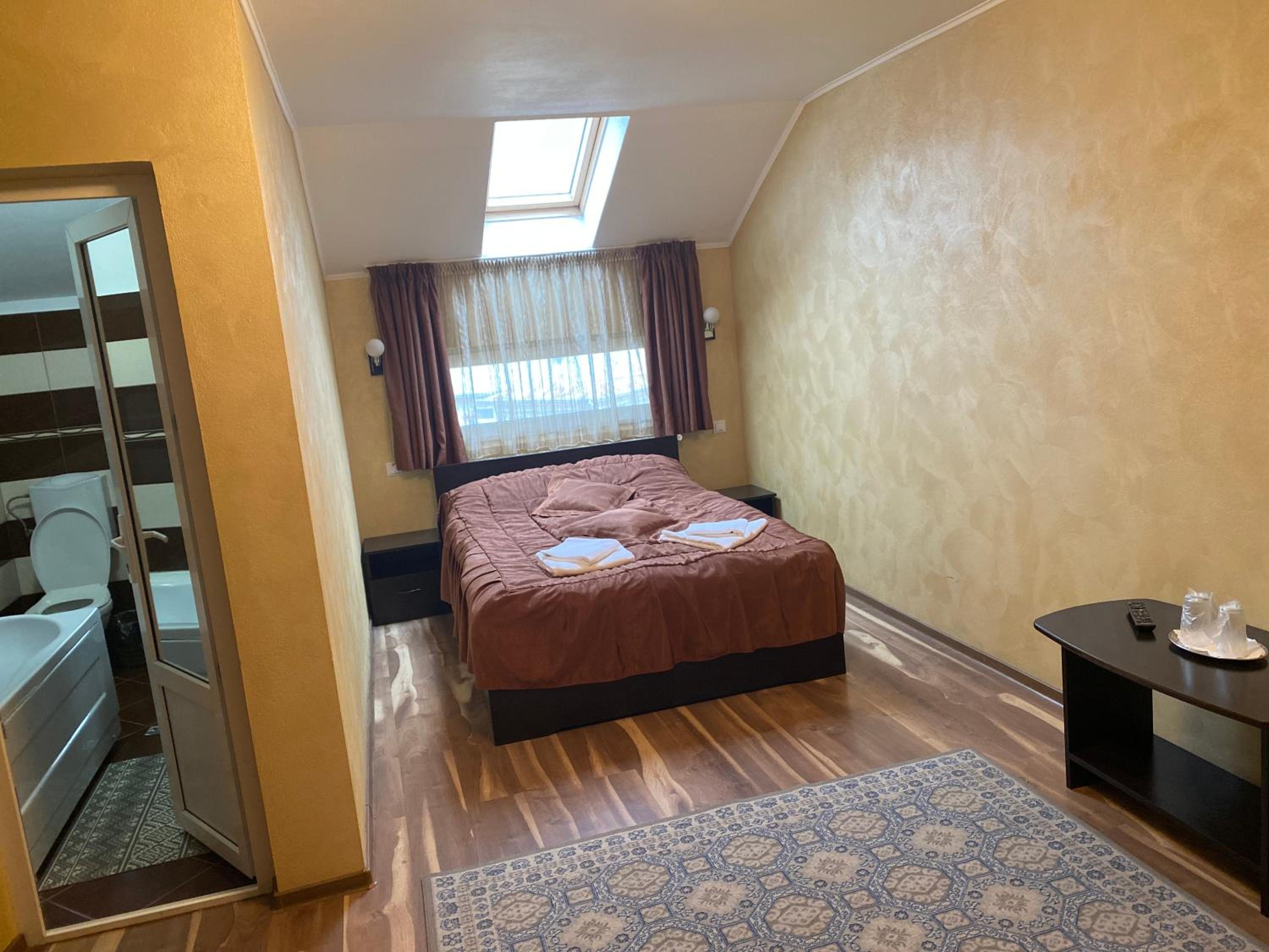 Double Room with Private Bathroom photo 1