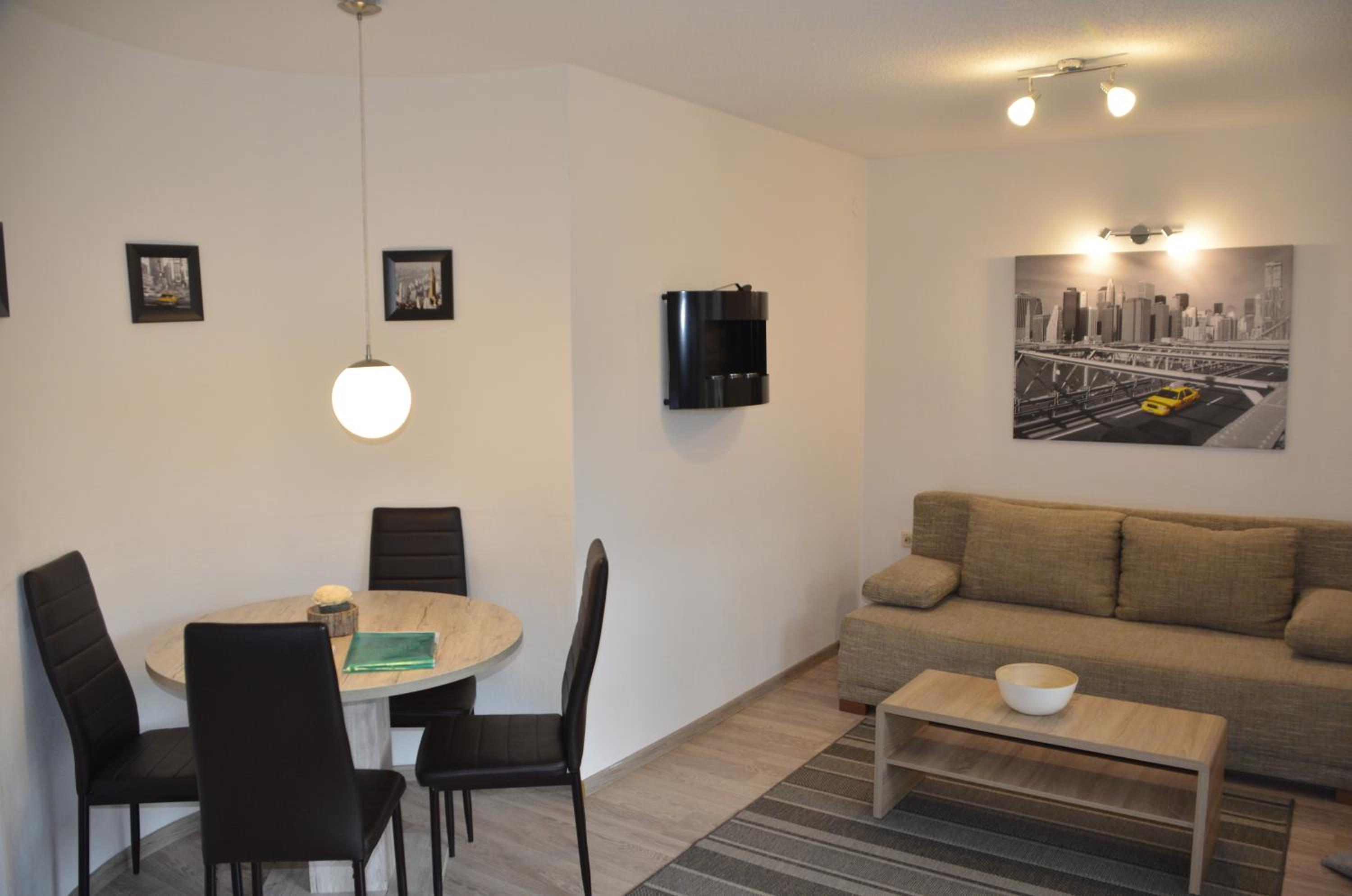 One-Bedroom Apartment photo 1