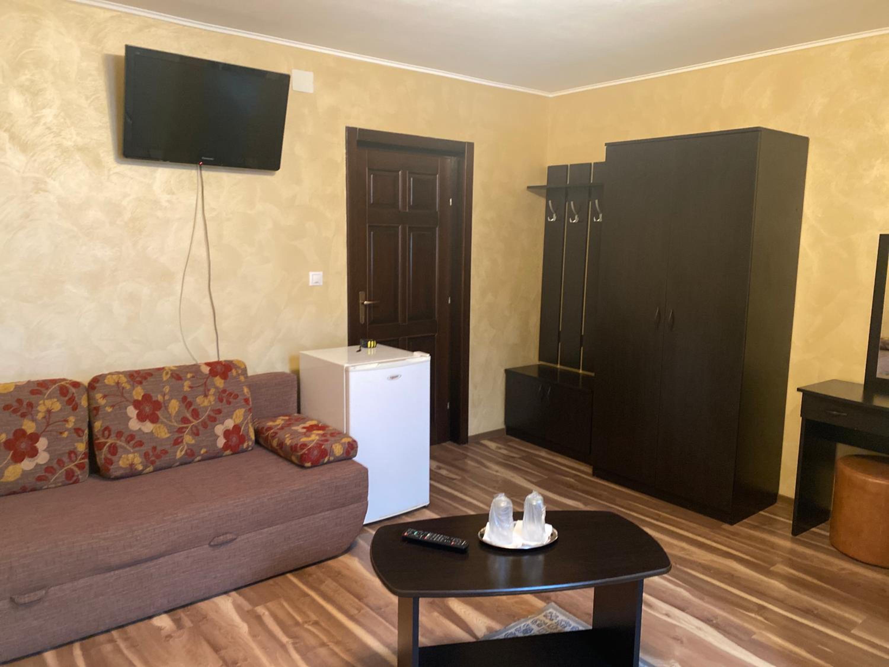 Double Room with Private Bathroom photo 2