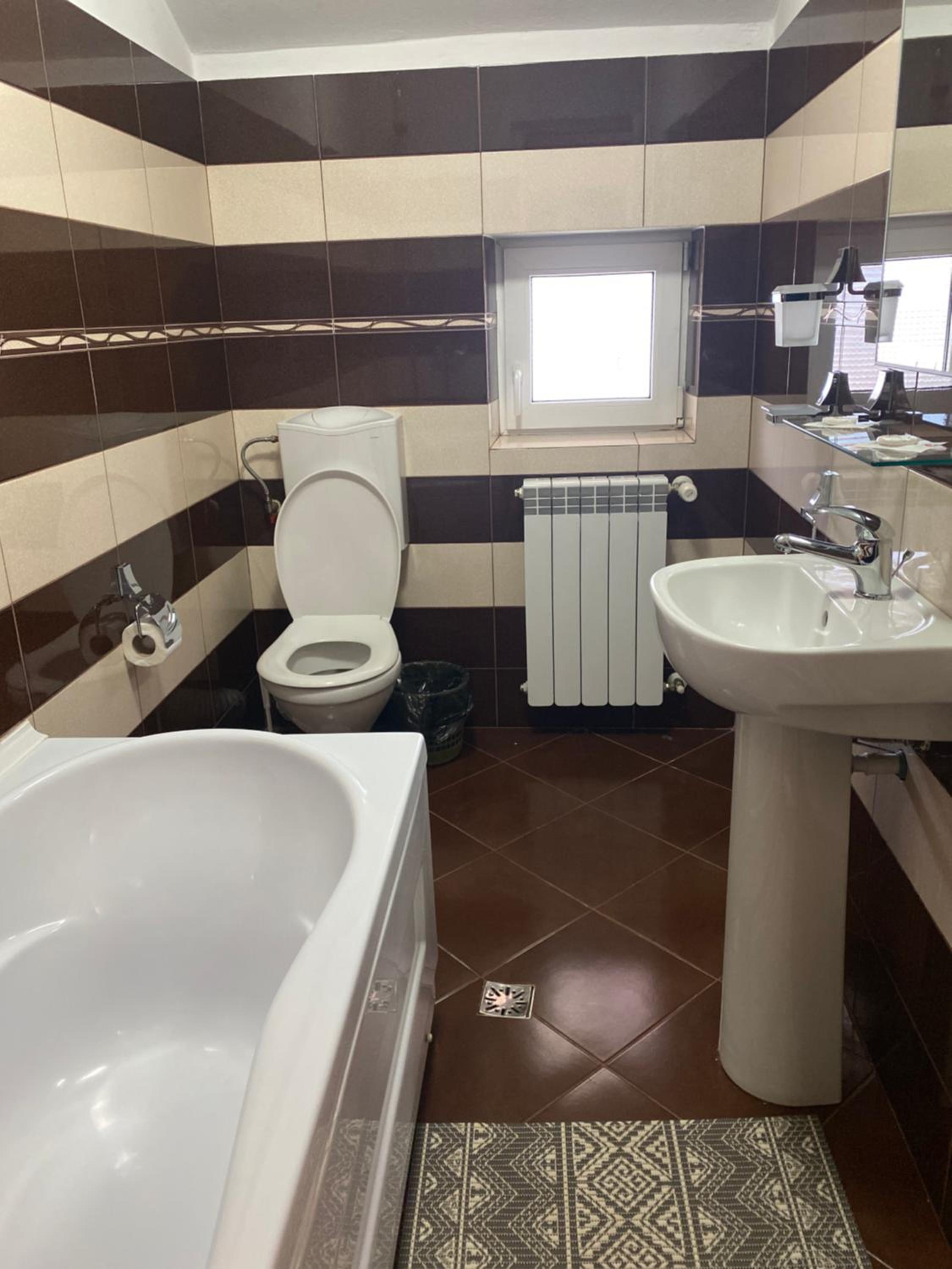 Double Room with Private Bathroom photo 3