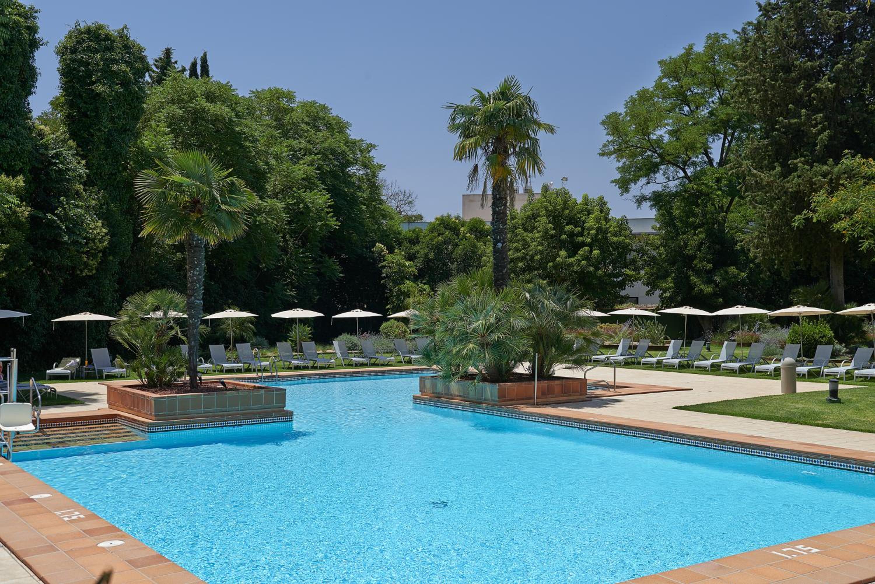 Single Room with Pool View (1 Adult) photo 3
