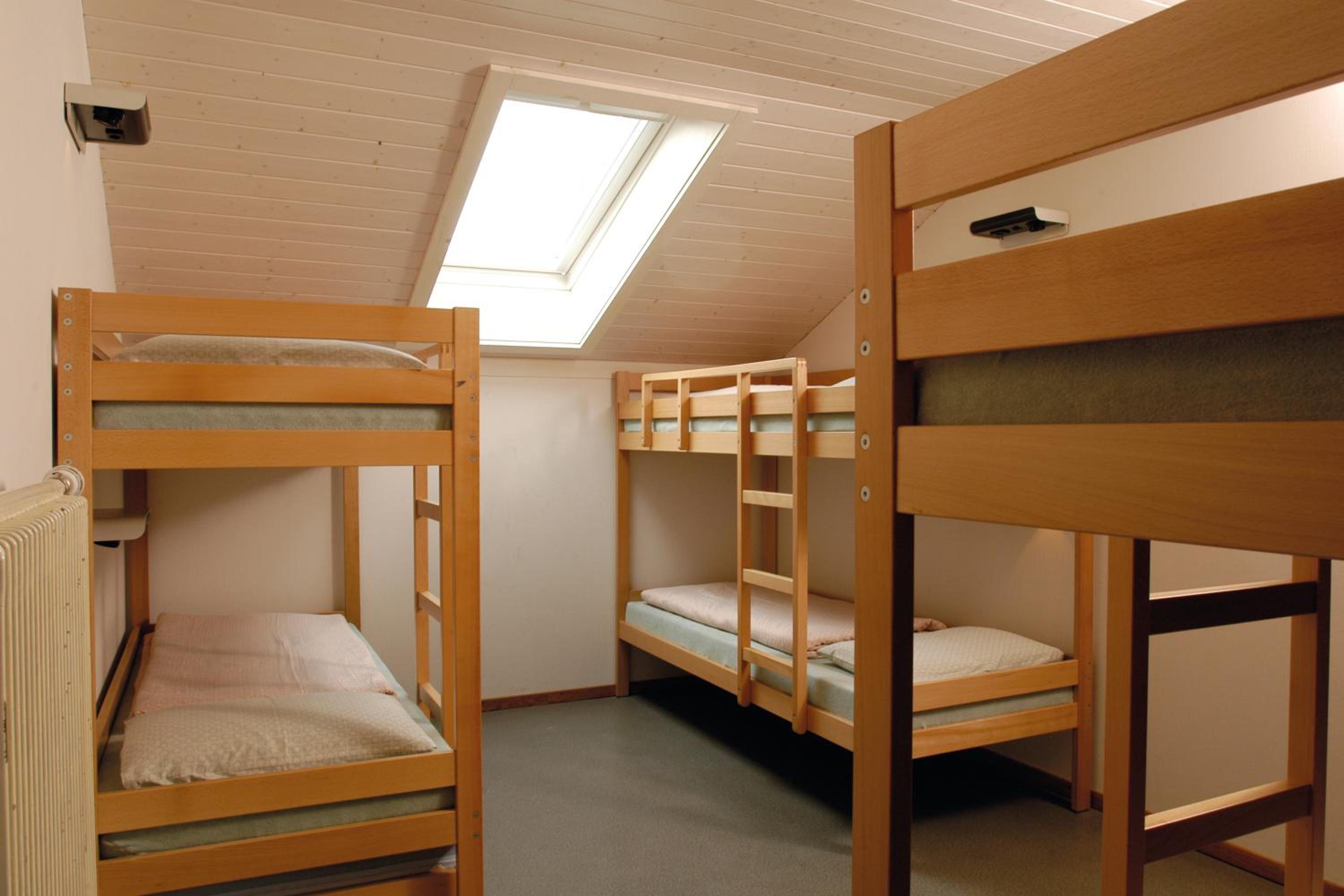 Bed in 6-Bed Dormitory Room photo 1