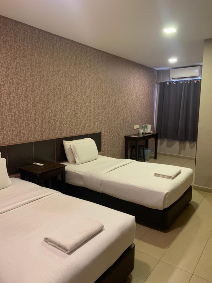 Standard Twin Room photo 2