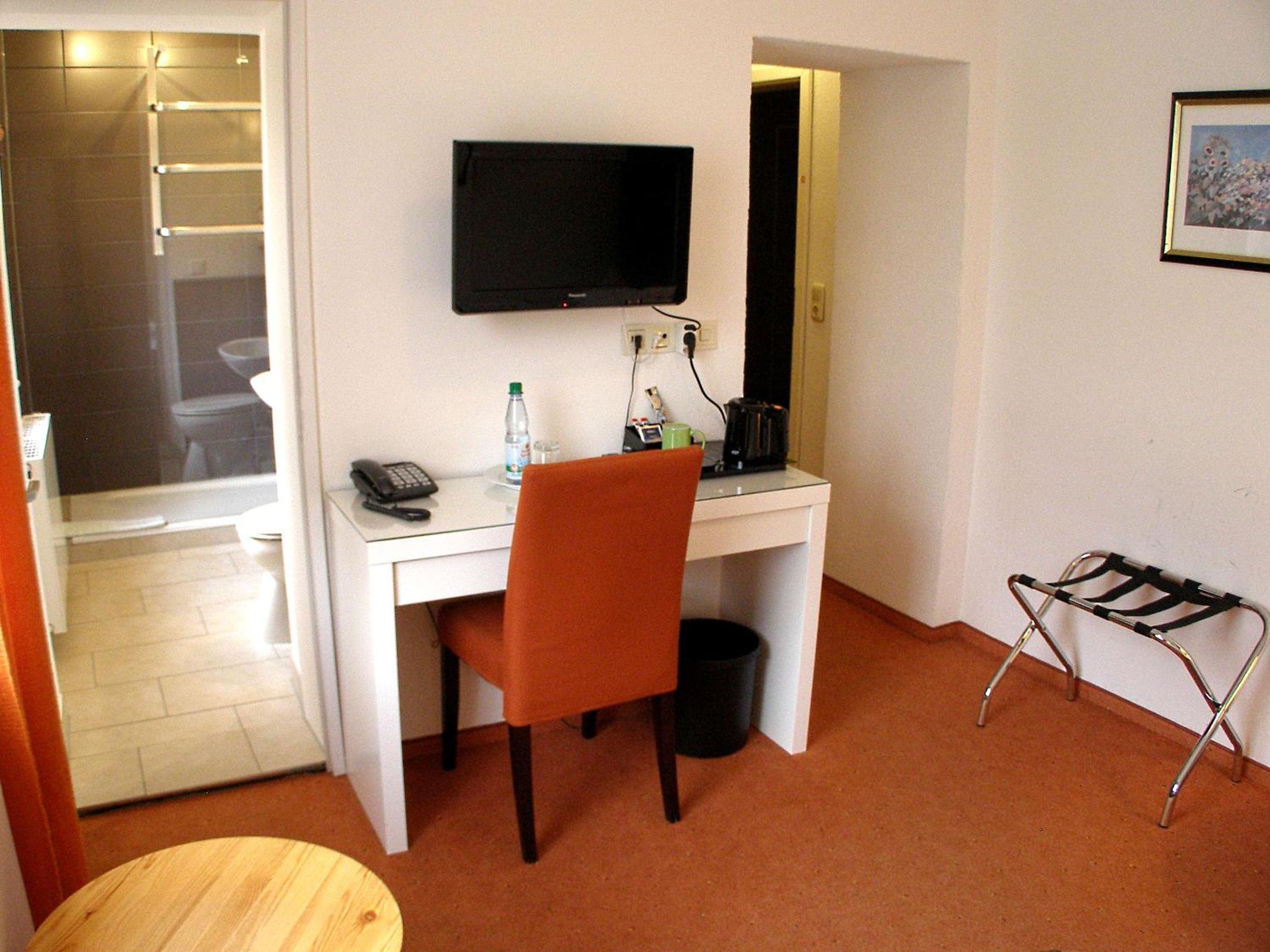 Single Room photo 2