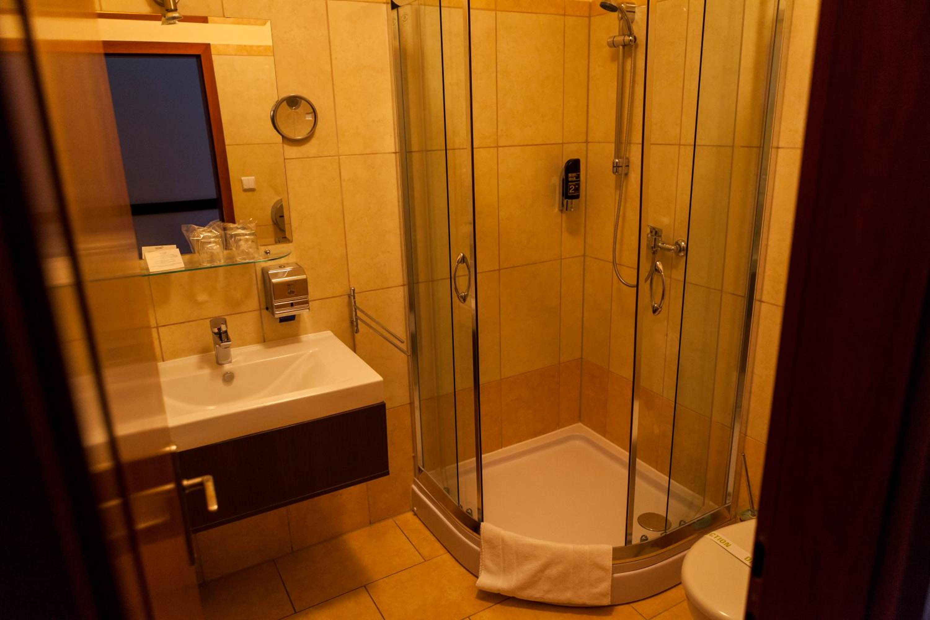 Business Room (2 Adults) - Photo 10