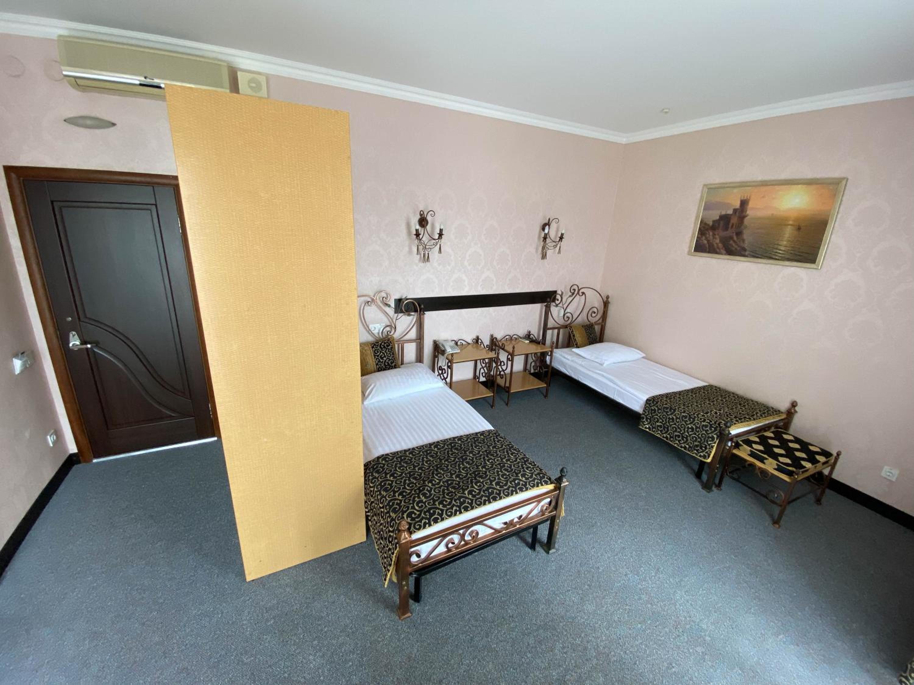 Standard Twin Room photo 2