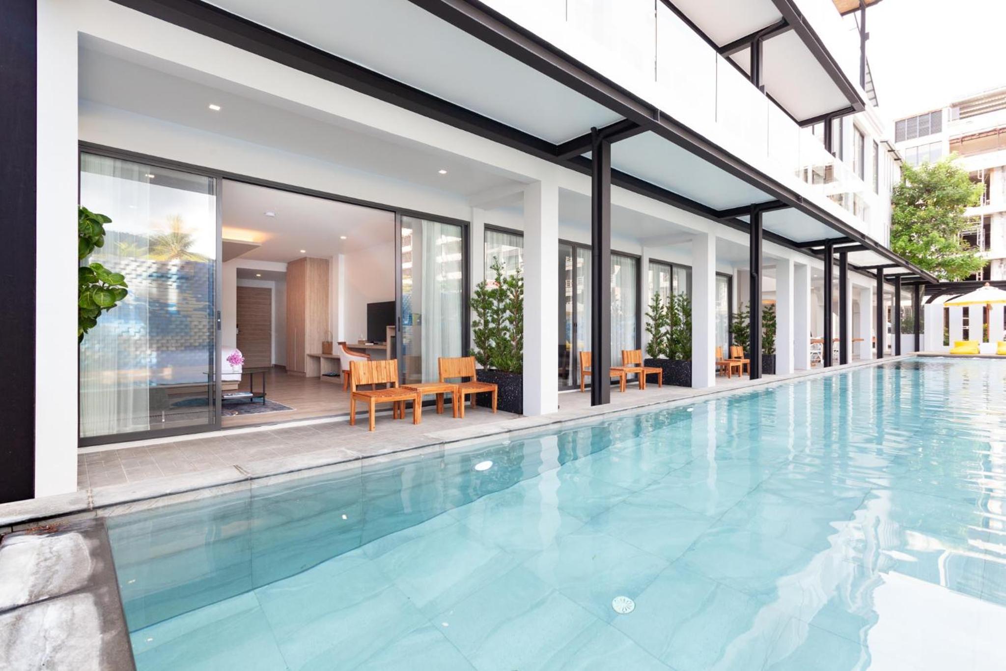 Deluxe Pool Access - Photo 6