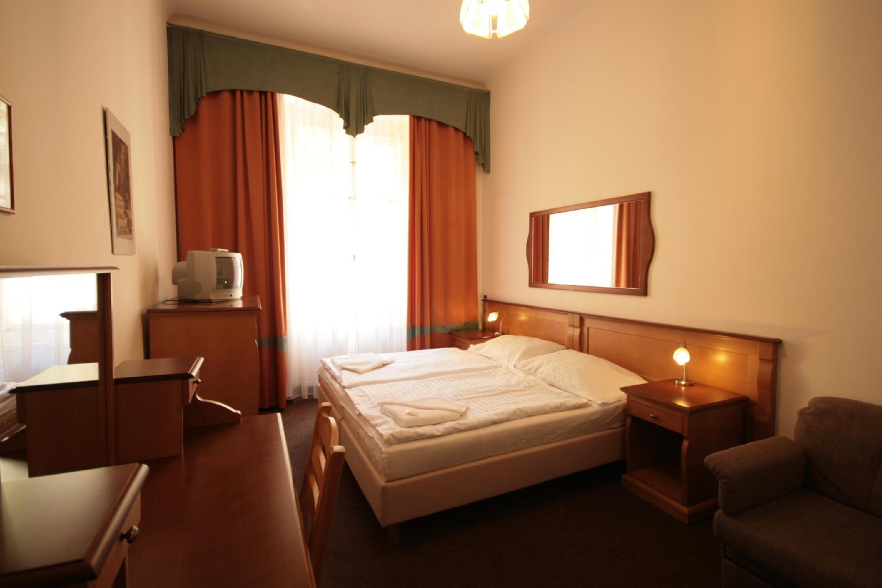 Deluxe Double or Twin Room photo 1
