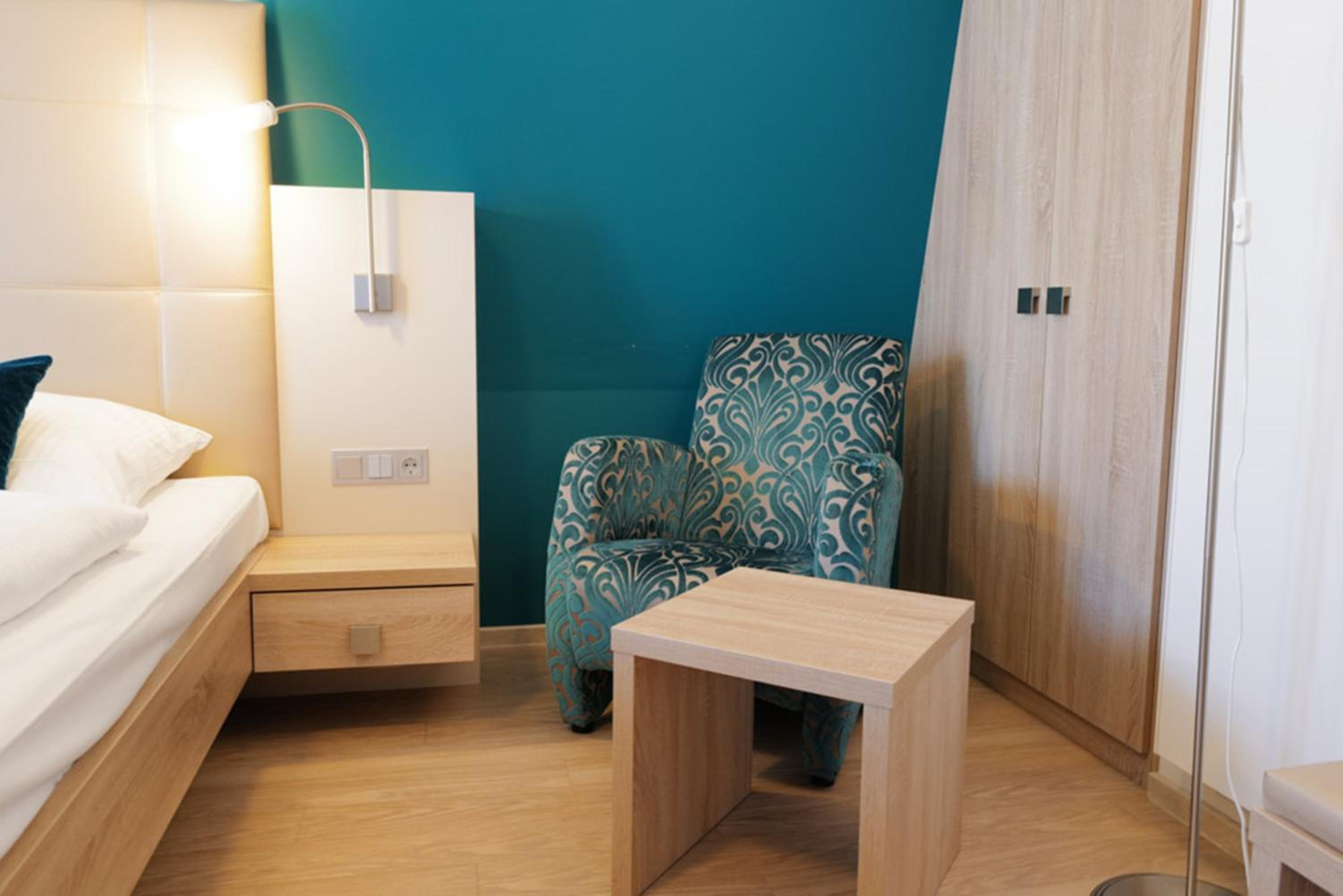 Deluxe Double or Twin Room - Photo 6
