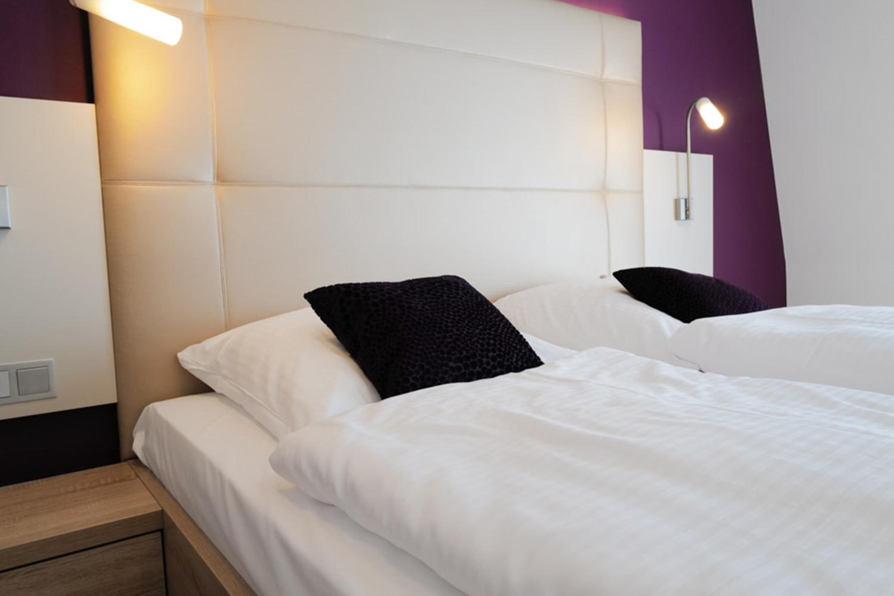 Deluxe Junior Suite - Photo 21