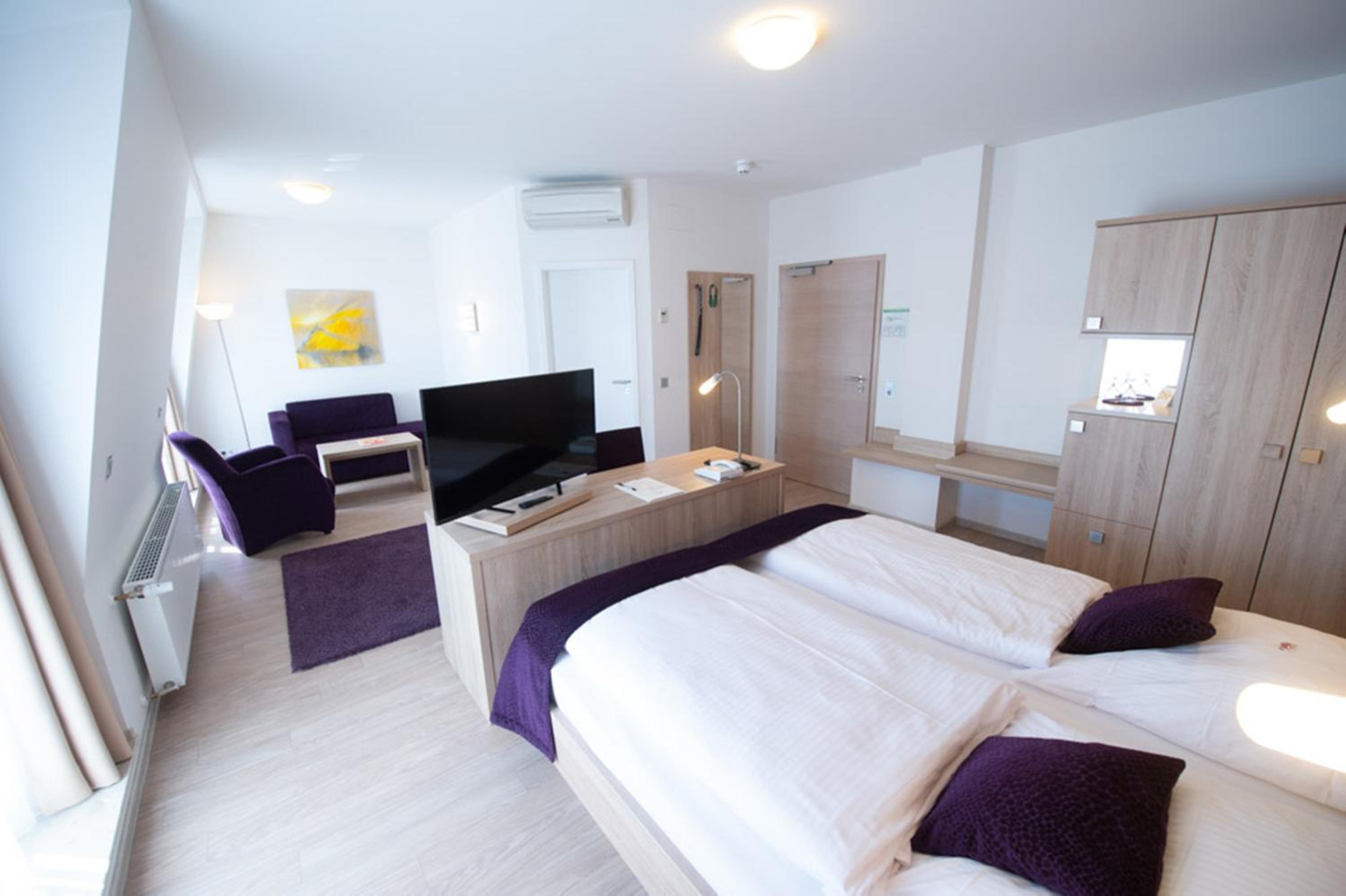 Deluxe Junior Suite - Photo 2