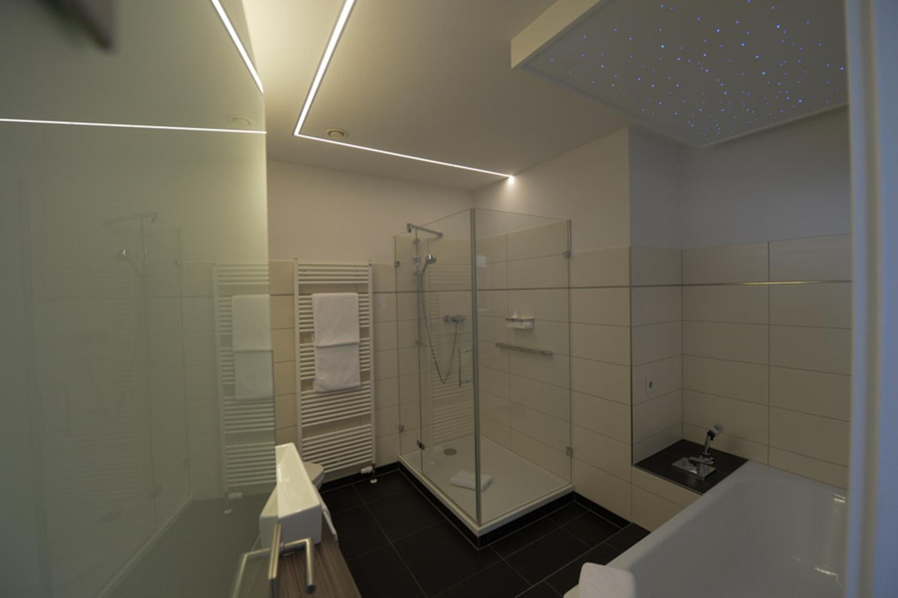 Deluxe Junior Suite - Photo 14