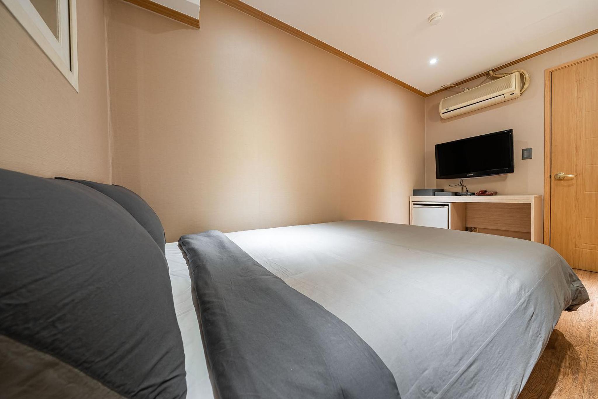 Double Room - Photo 1