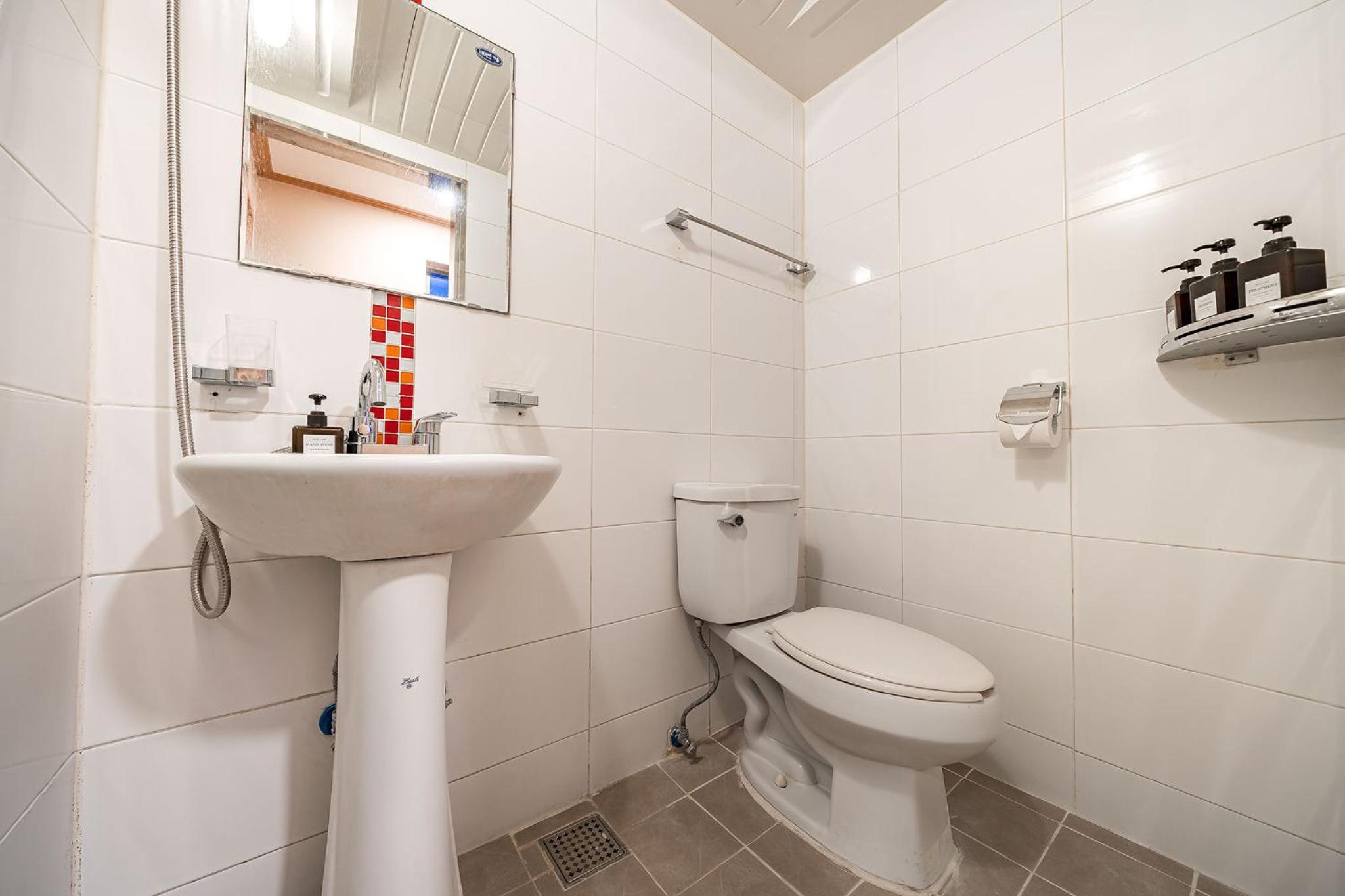 Double Room - Photo 7