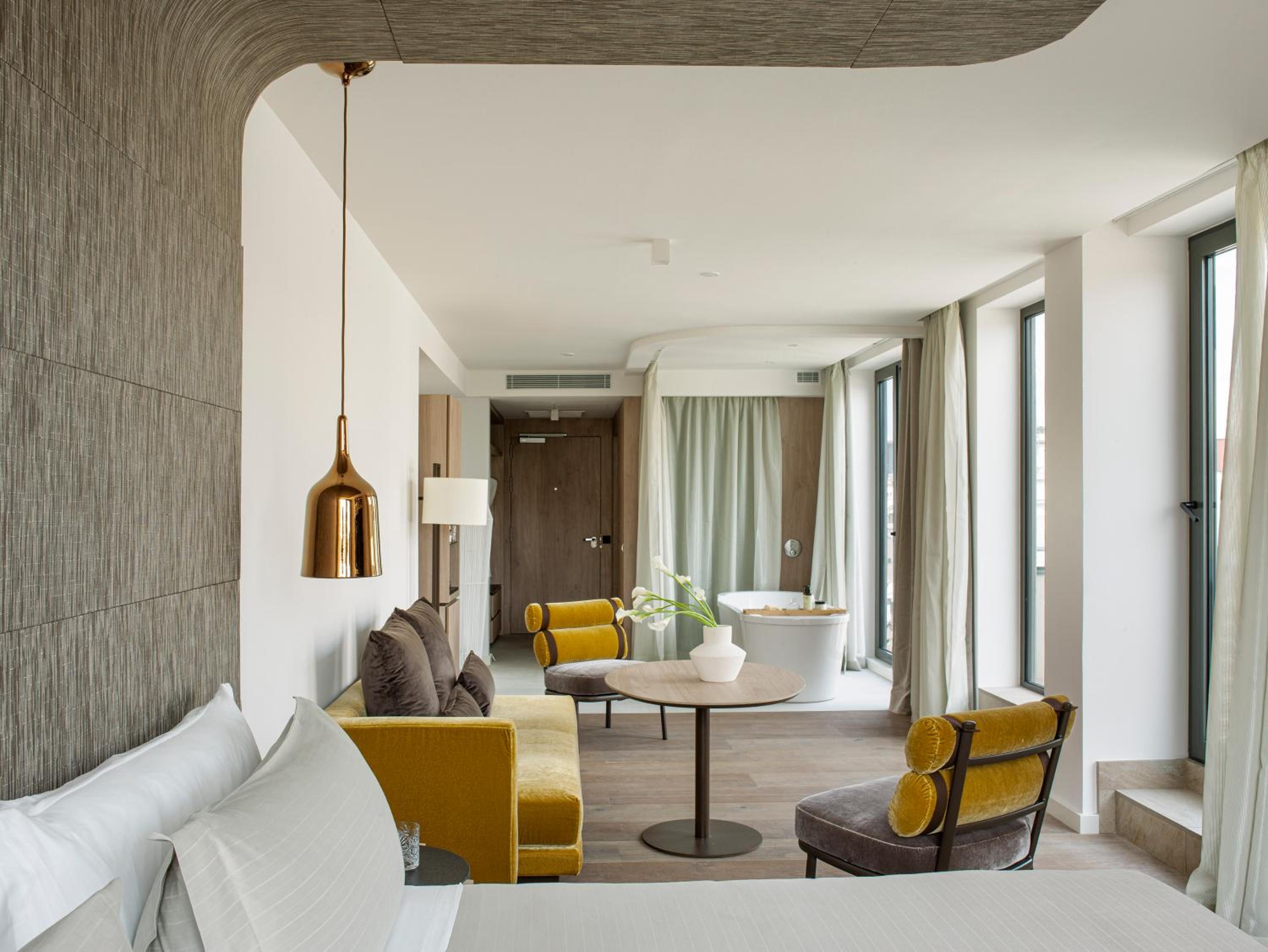 Estudio ME+ Suite de 2 habitaciones con terraza y jacuzzi