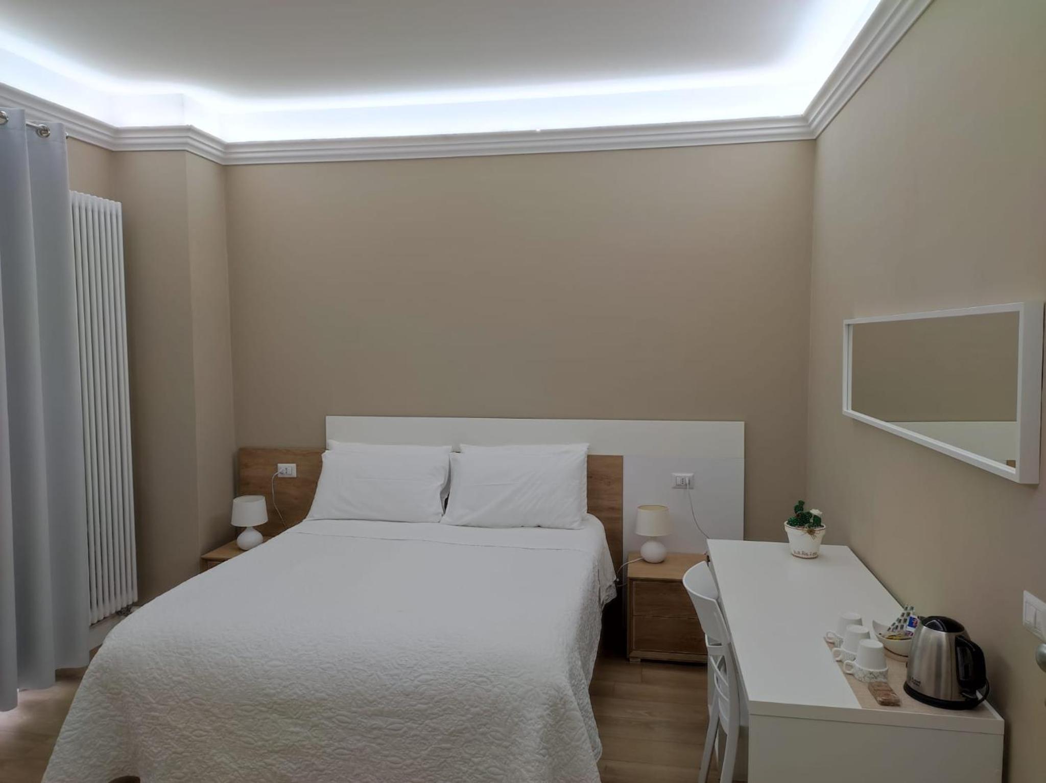 Triple Room with Private Bathroom - Photo 8