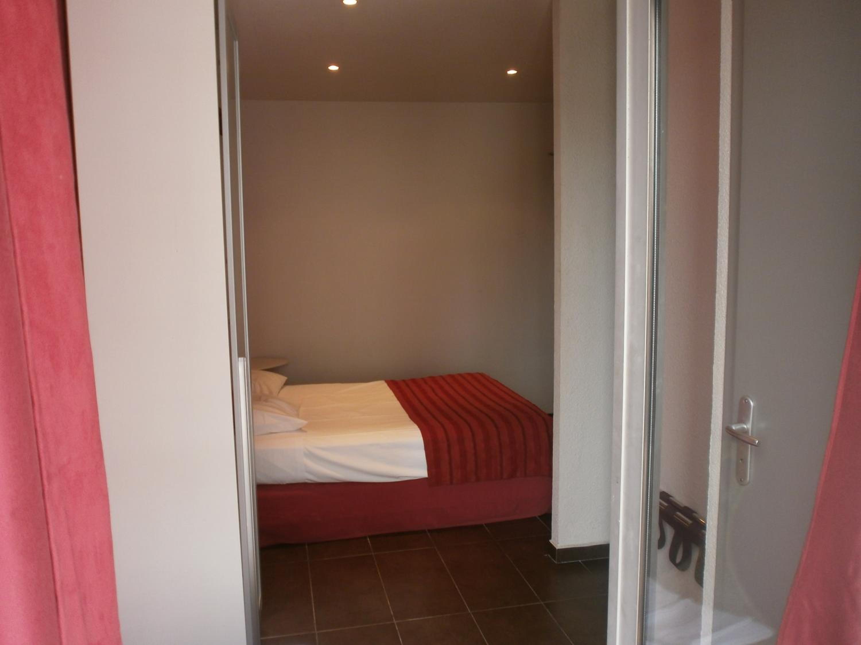 Double Room - Photo 19