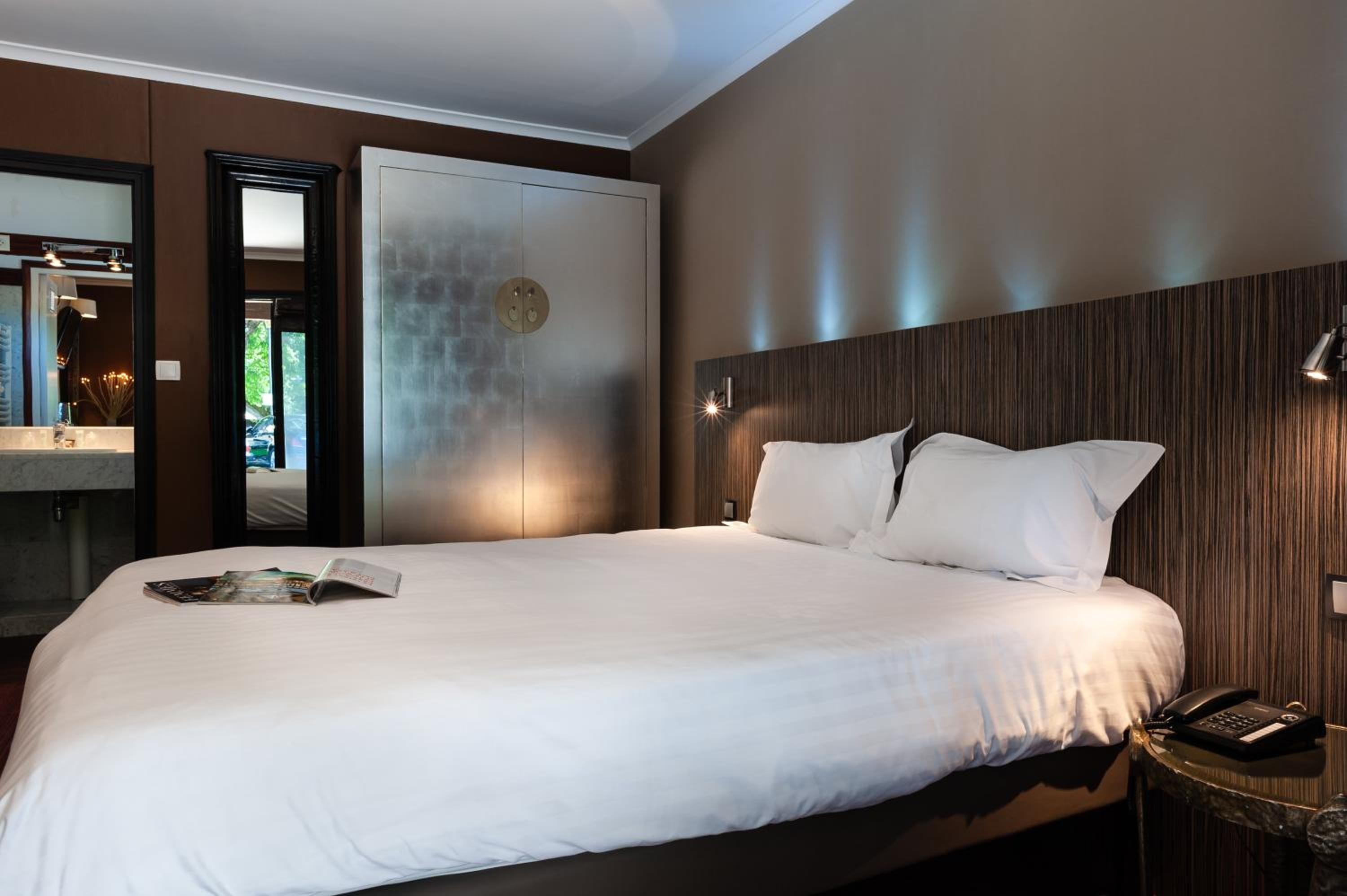 Double Room with Bath - Photo 8