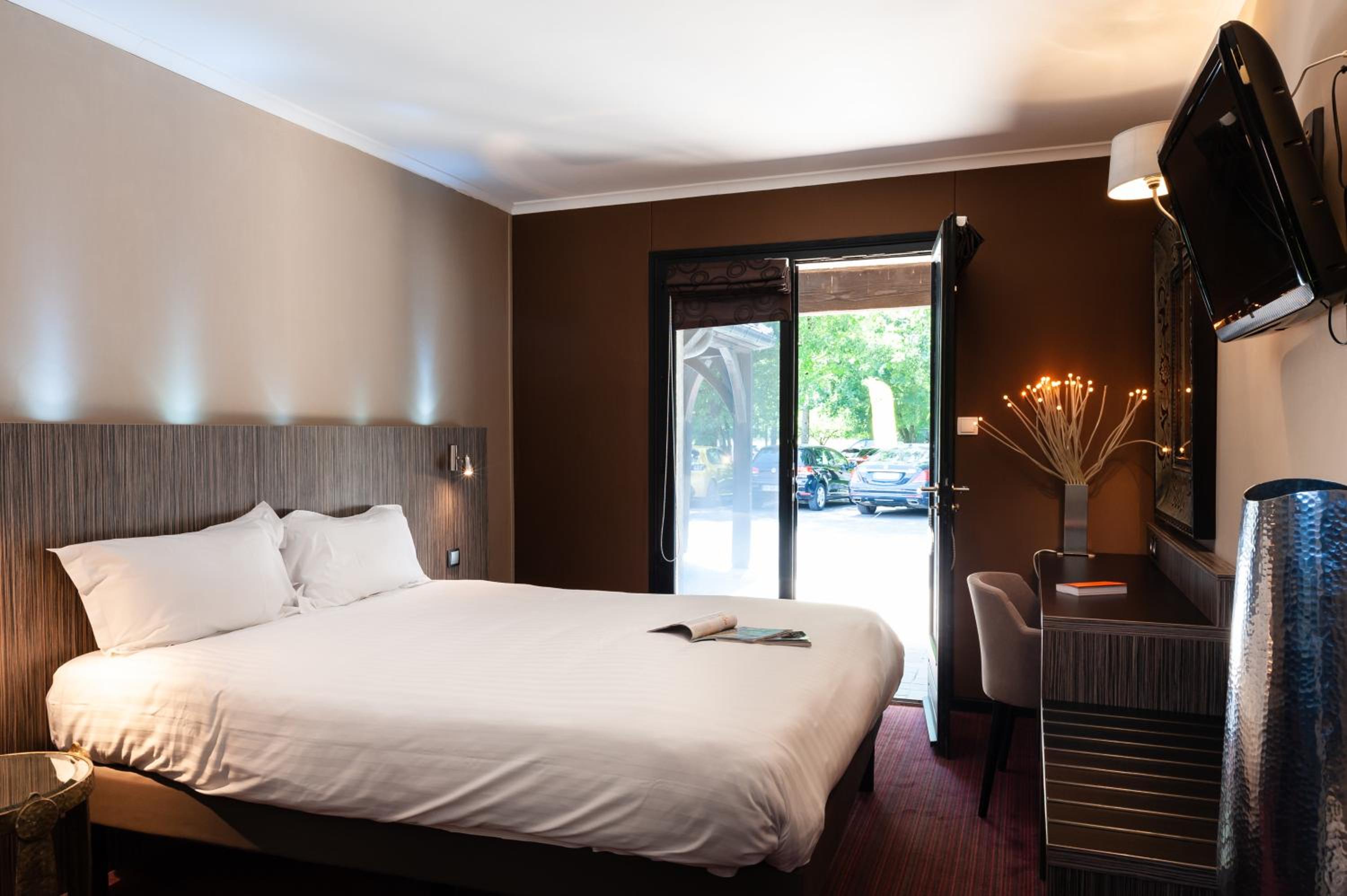 Double Room with Bath - Photo 2
