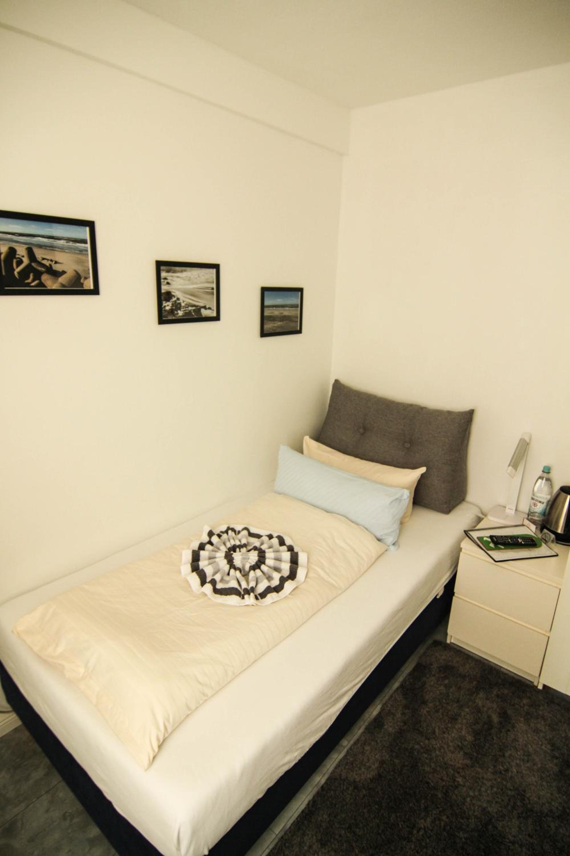 Single Room Bounty