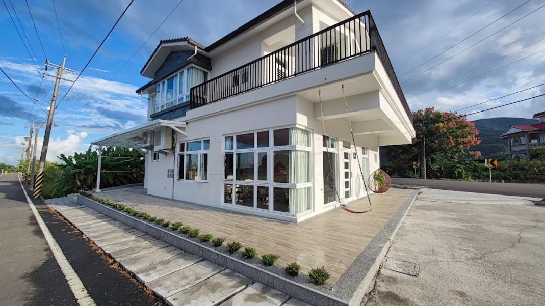Three-Bedroom Villa photo 3