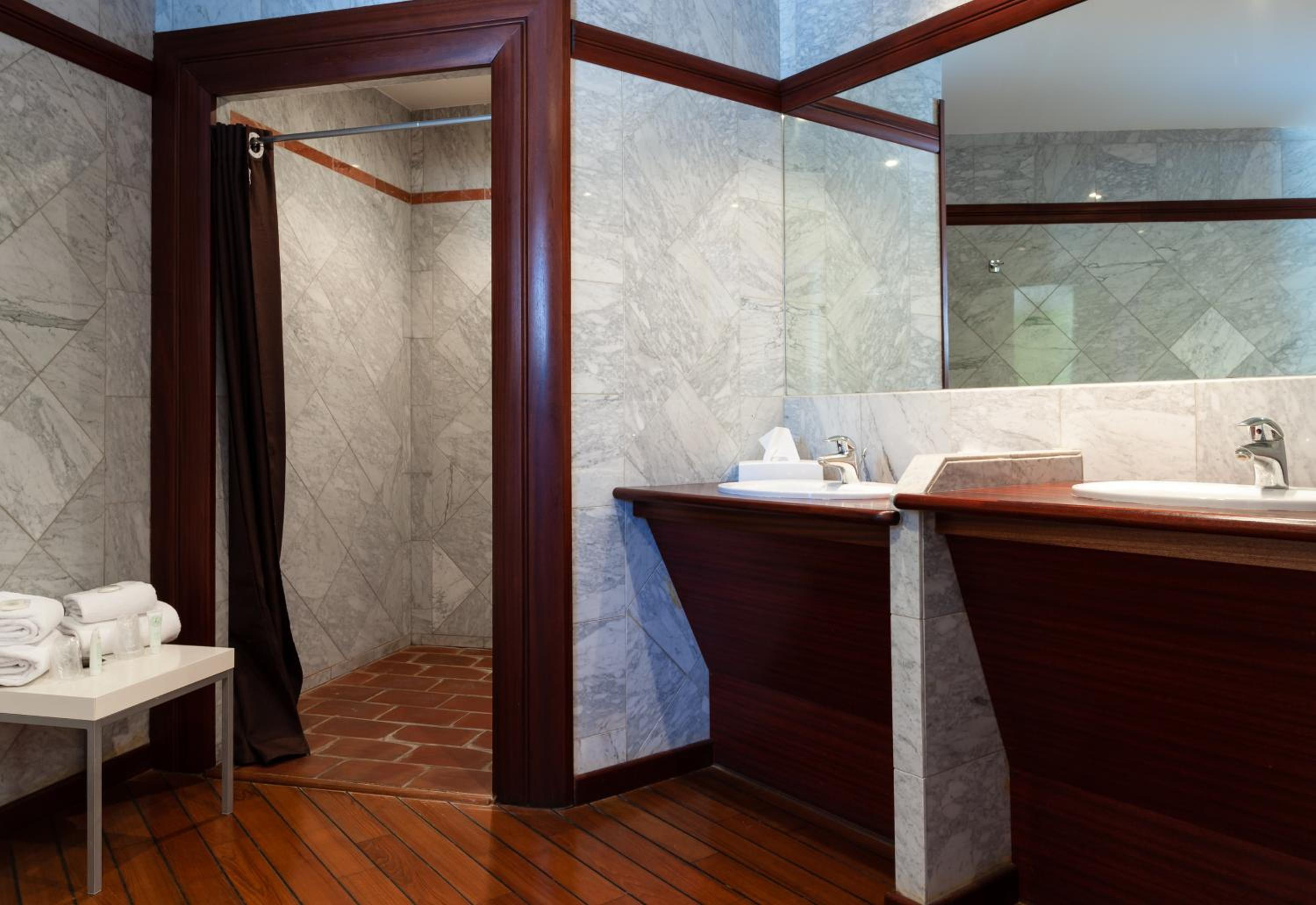 Junior Suite - Photo 7