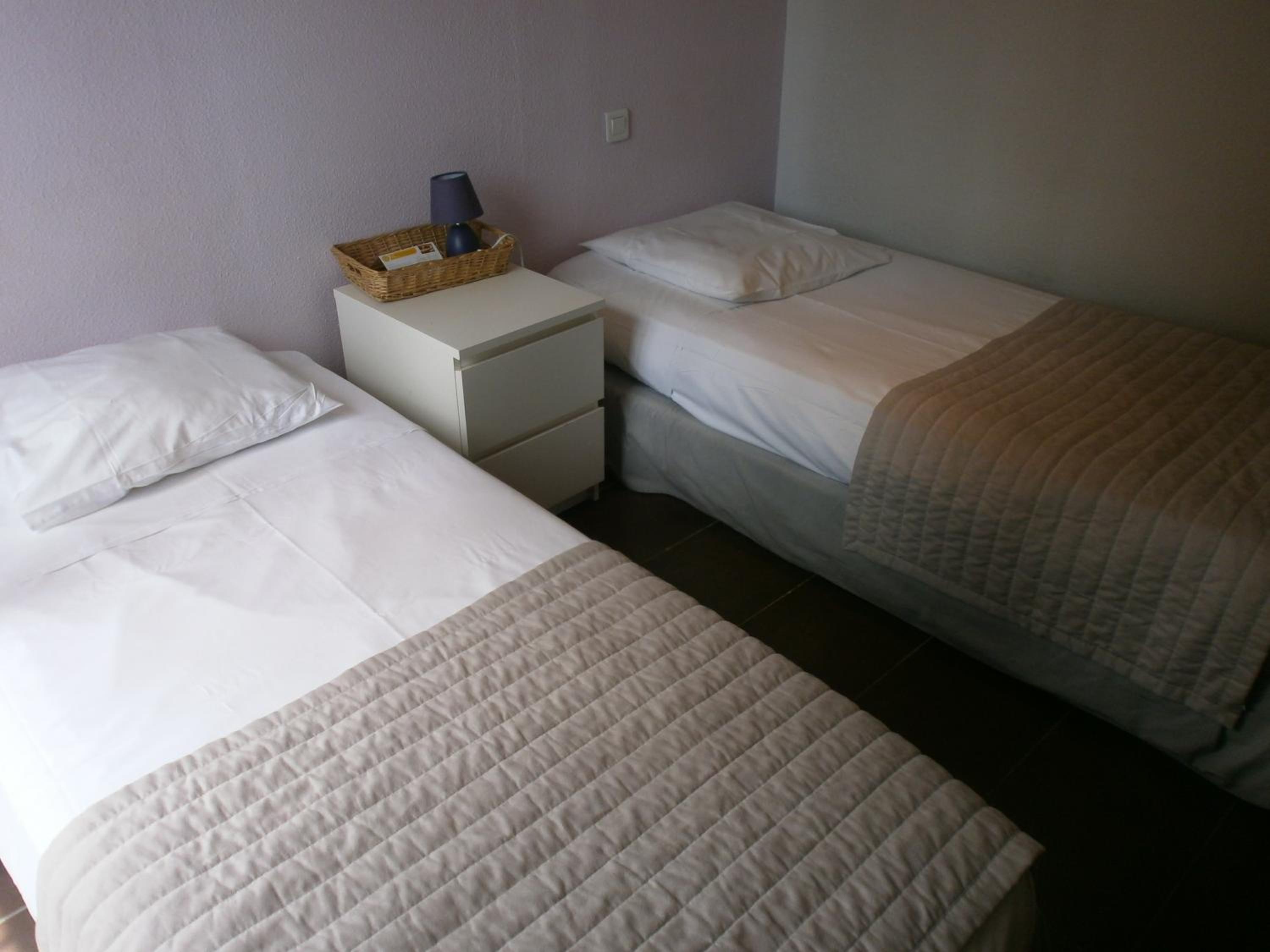 Twin Room - Photo 7