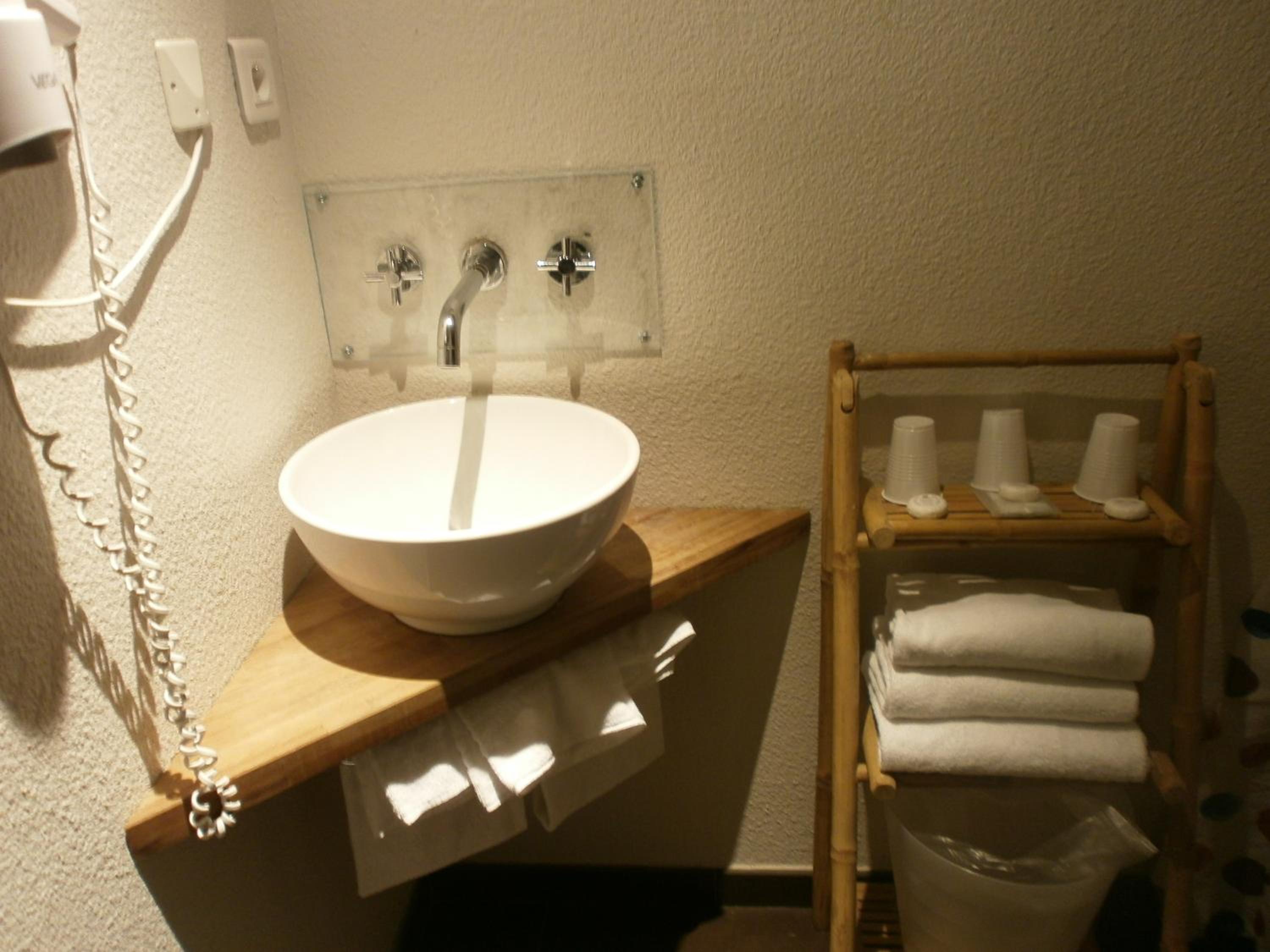 Double Room - Photo 6