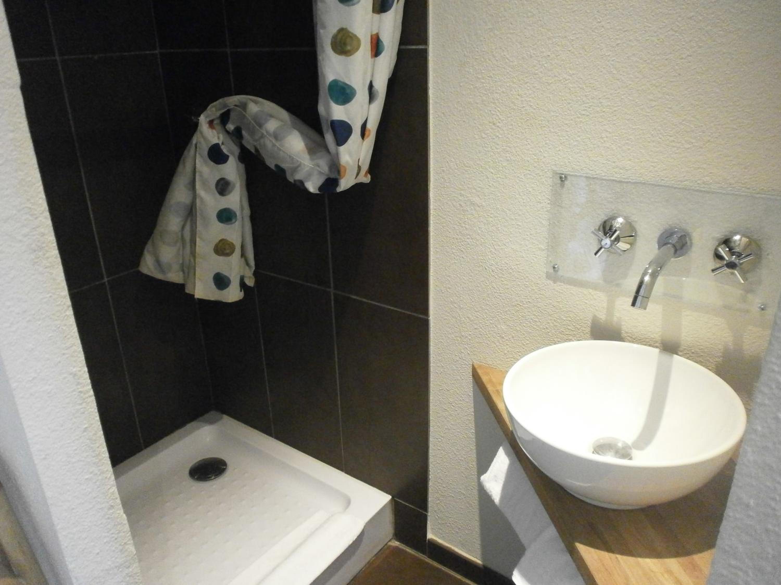 Double Room - Photo 17
