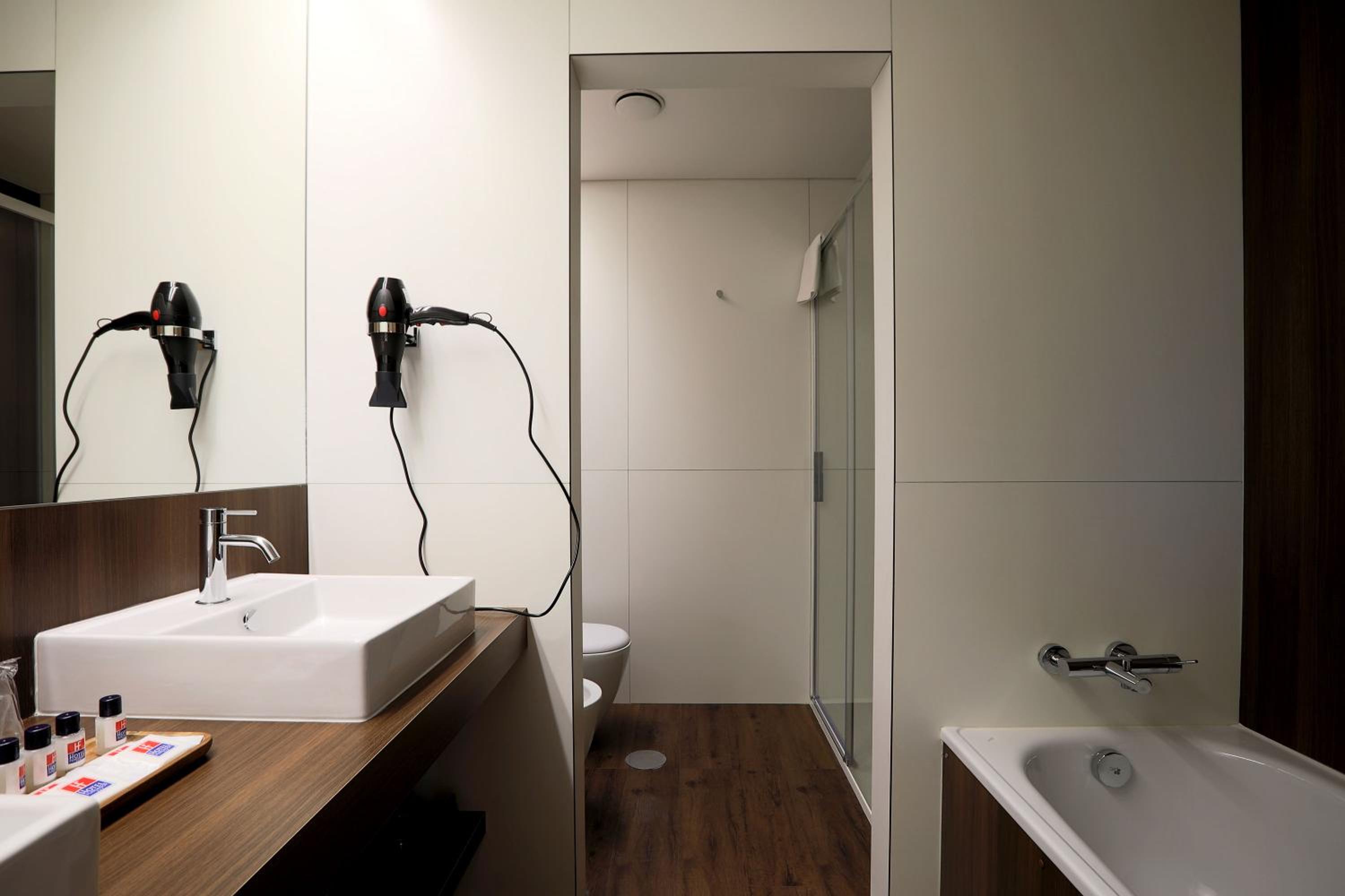 Suite - Photo 8