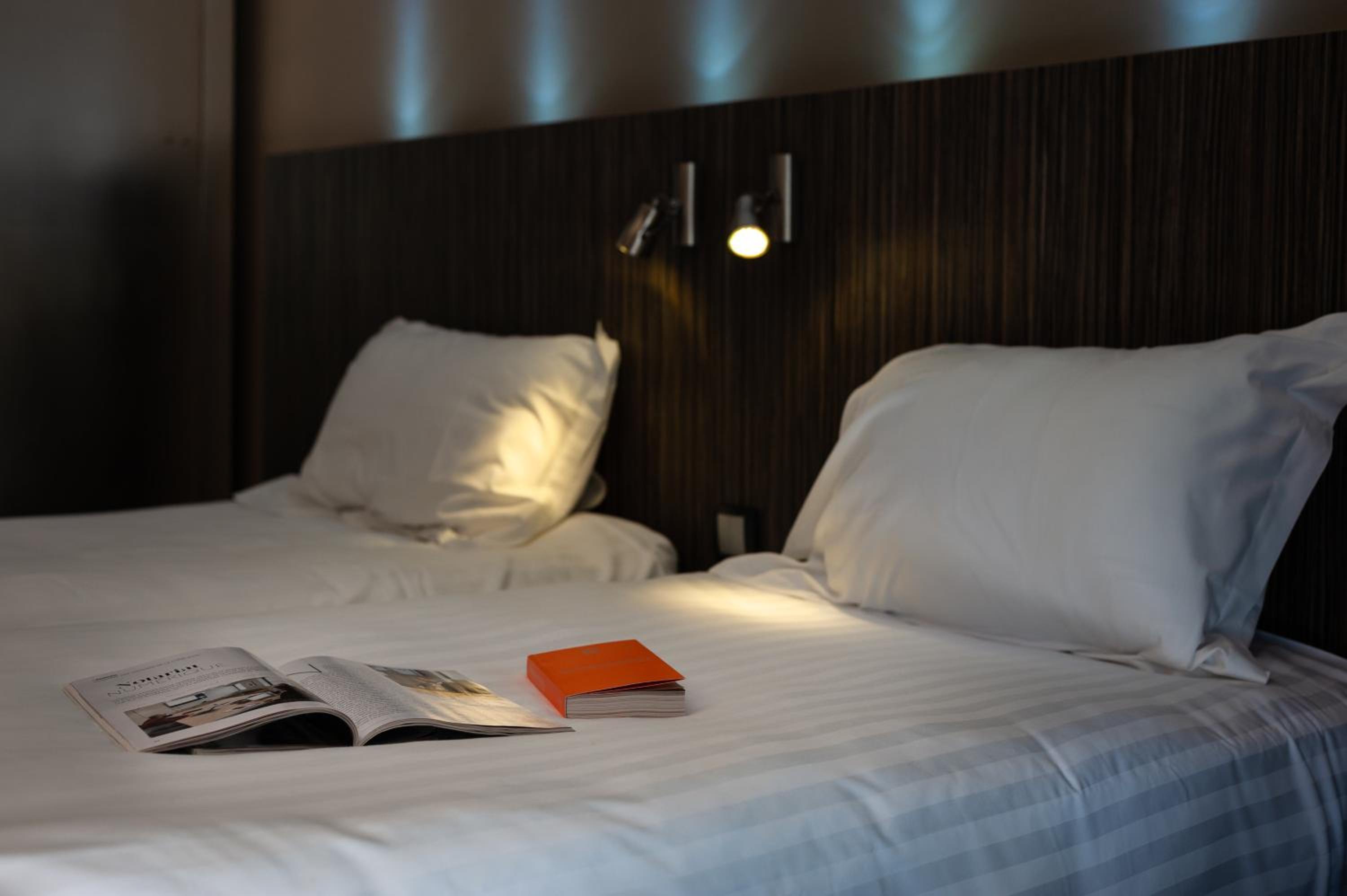 Twin Room - Photo 2