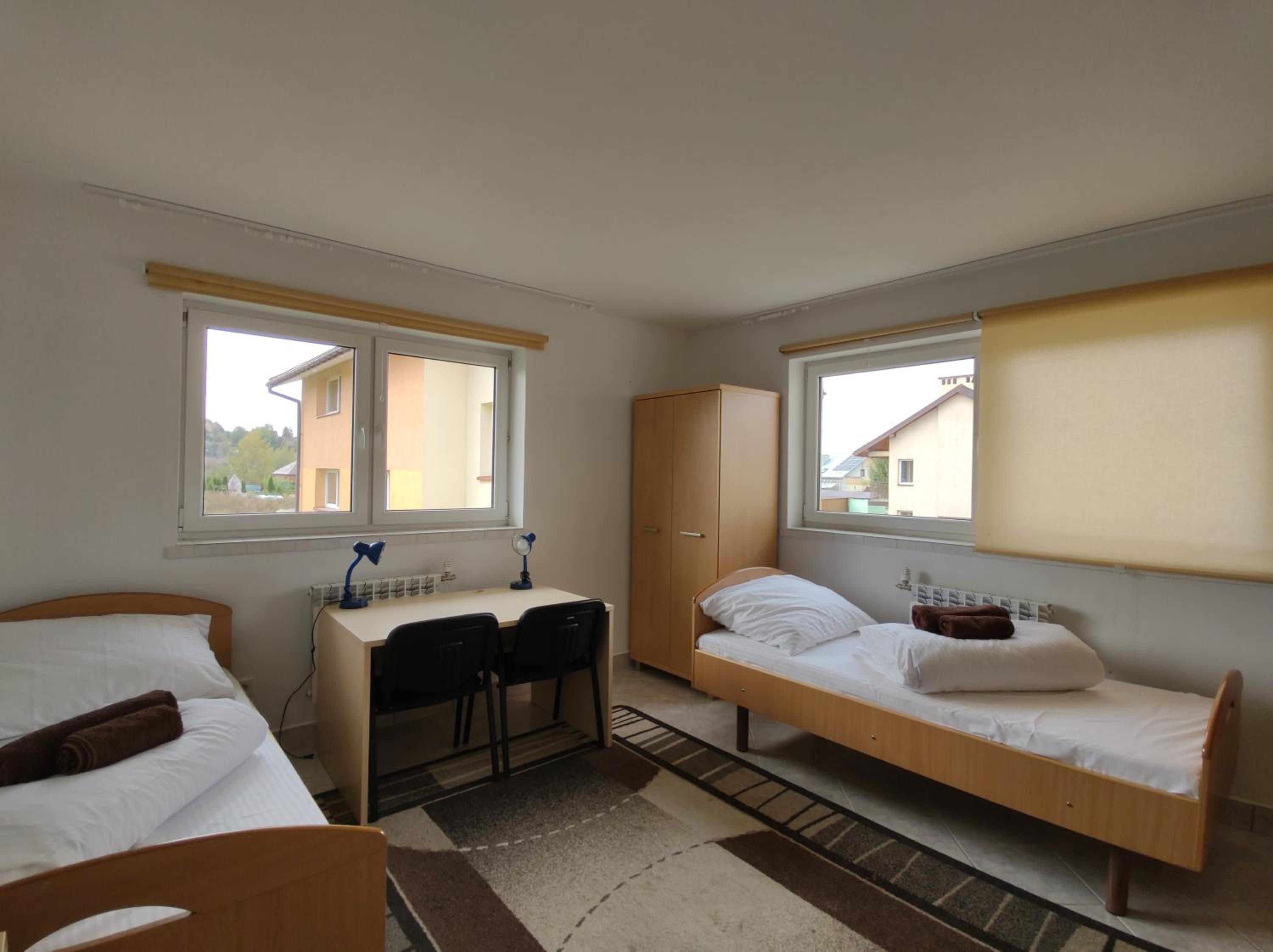 Large Double Room - Photo 2