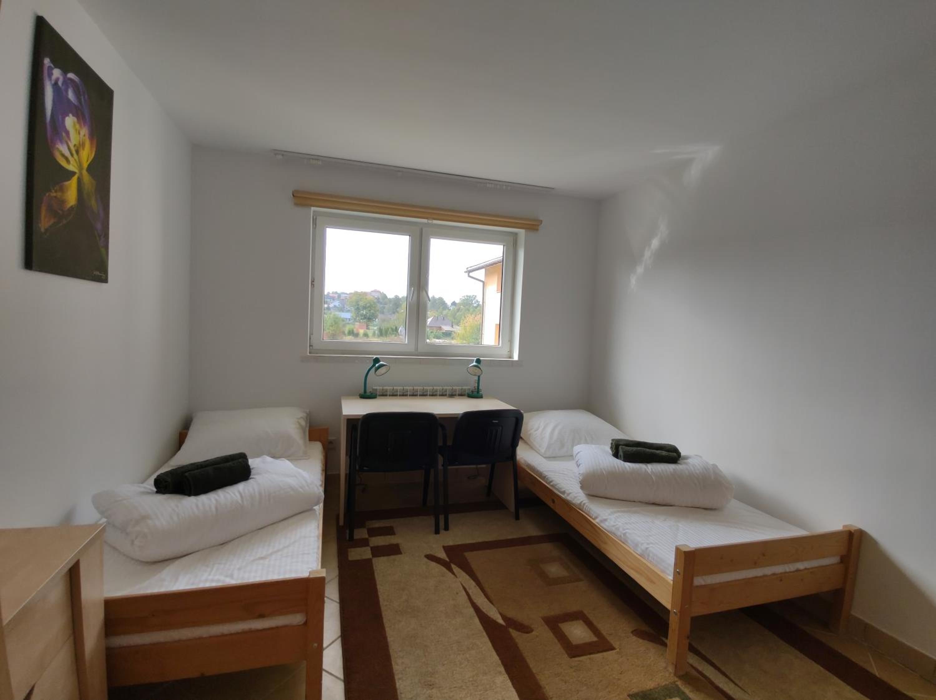 Large Double Room - Photo 3