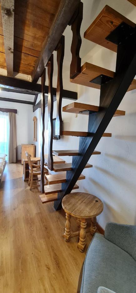 Habitación Dúplex Cuádruple (3 adultos + 1 niño)