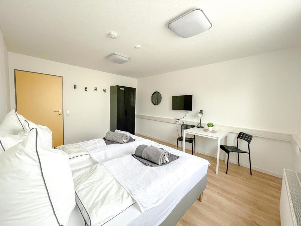 Double or Twin Room with Shared Bathroom photo 1