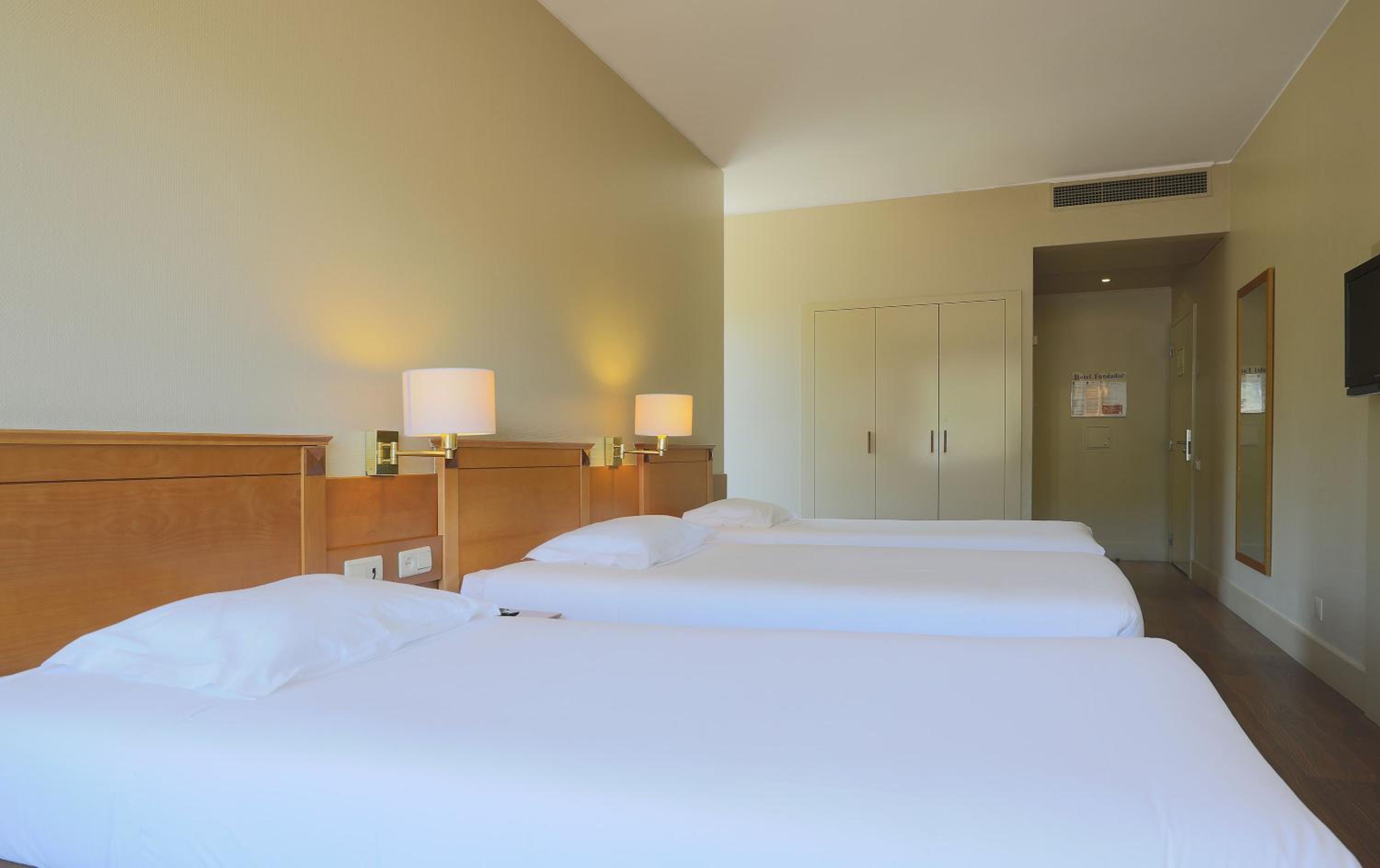 Quadruple Room - Photo 4